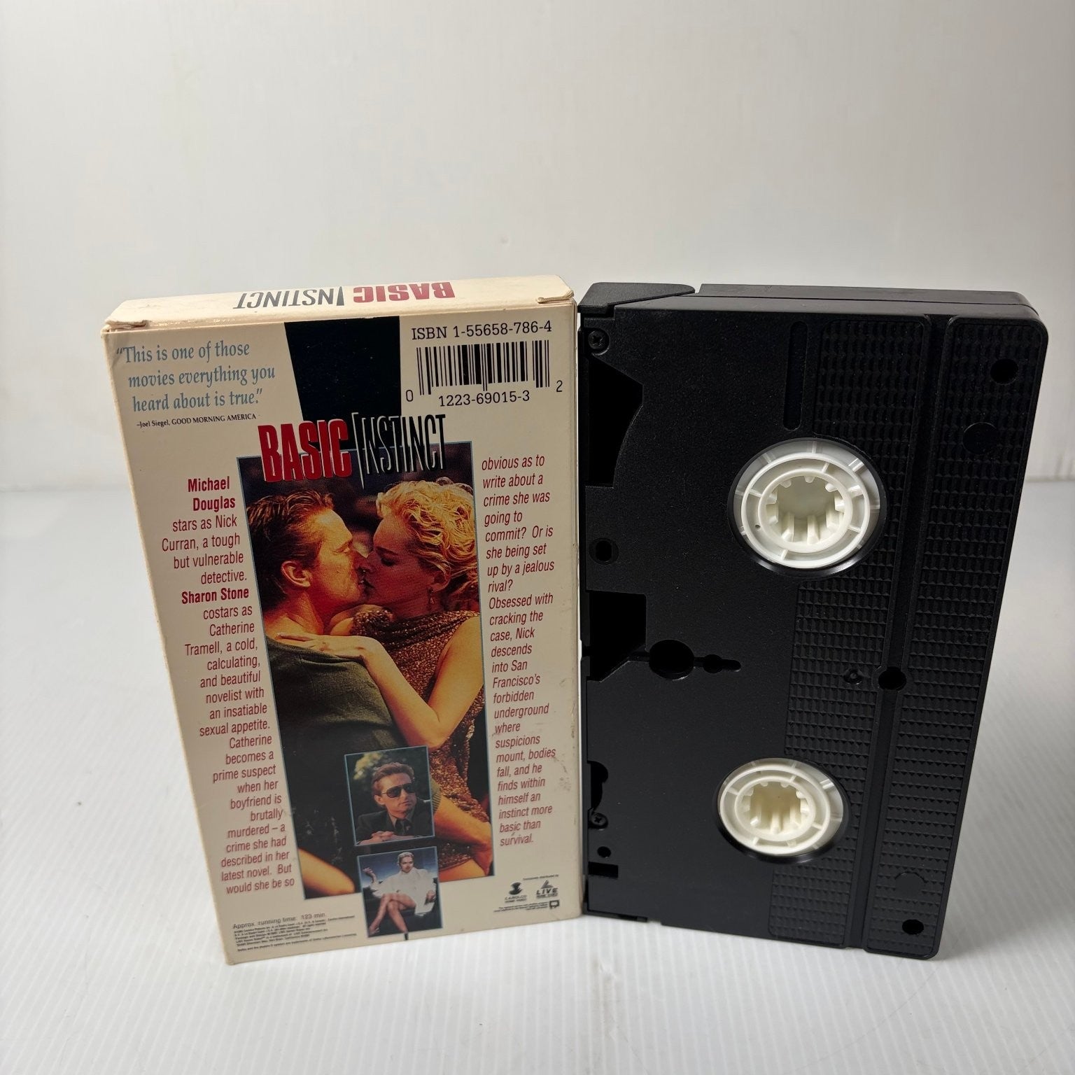 Basic Instinct VHS 1992 Erotic Neo-Noir Thriller Michael Douglas Live Home Video