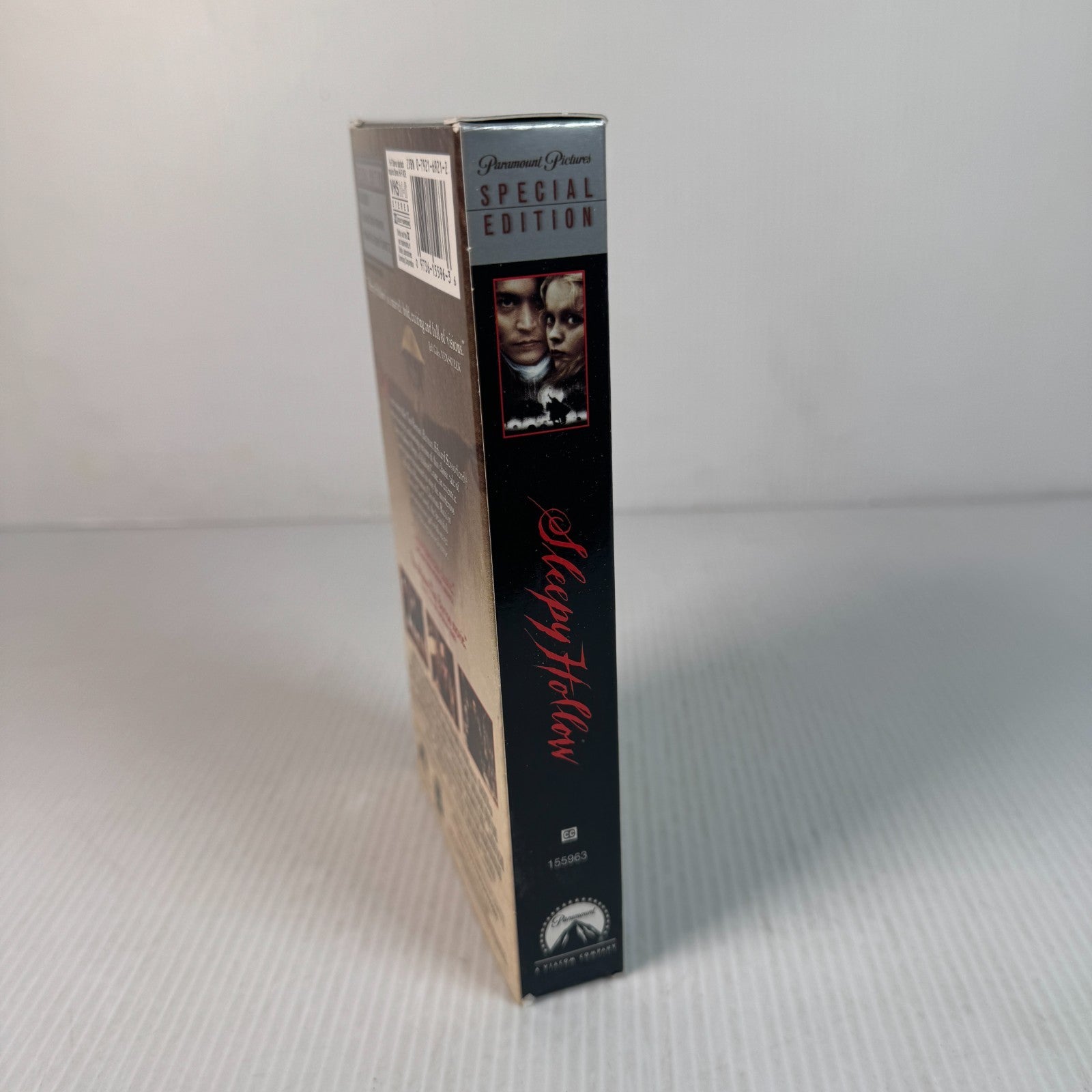 Sleepy Hollow 1999 Horror  Halloween VHS Tape Johnny Depp Christina Ricci