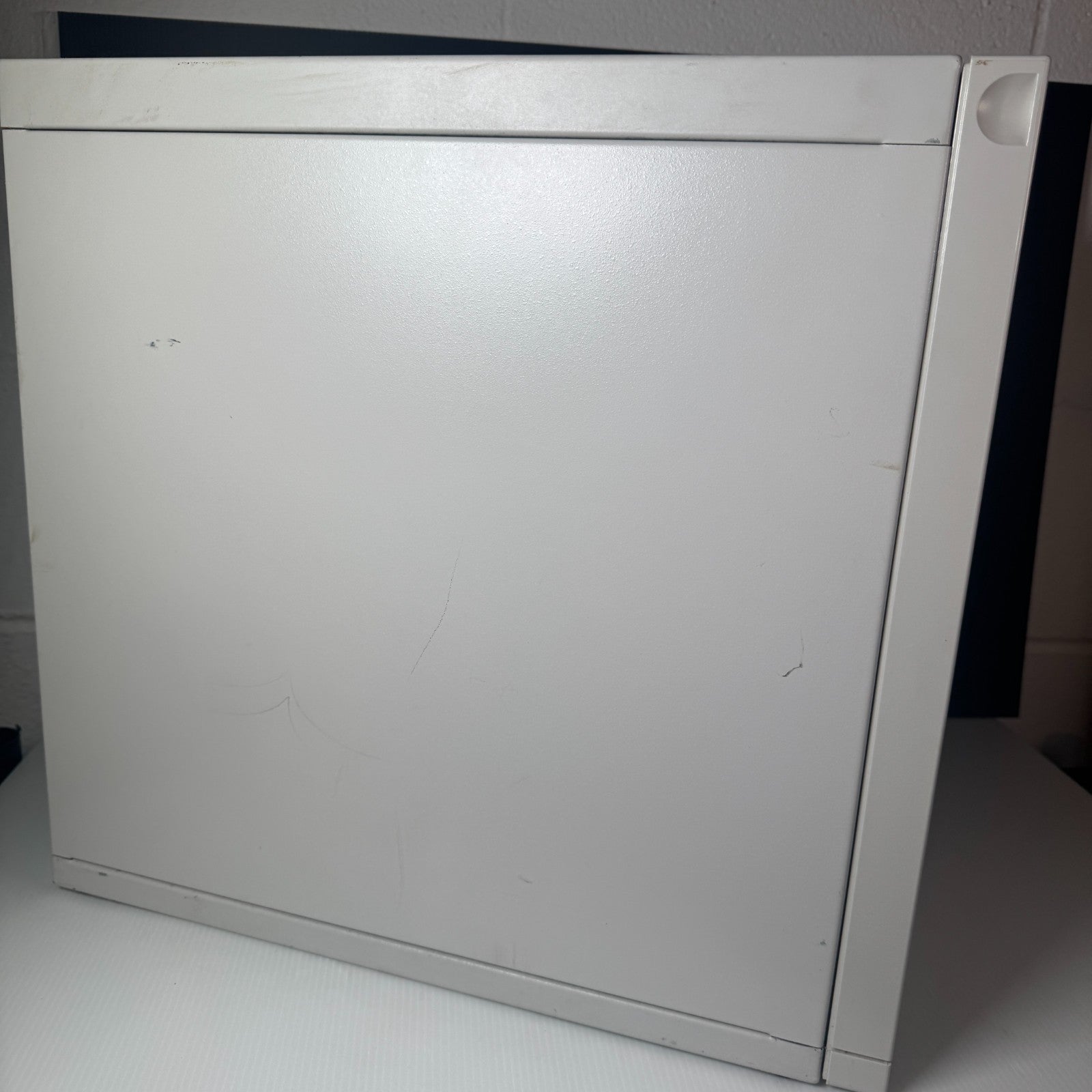 Vintage Hewlett Packard HP NetServer Storage System / 6 with 5 9GB Hard Drives