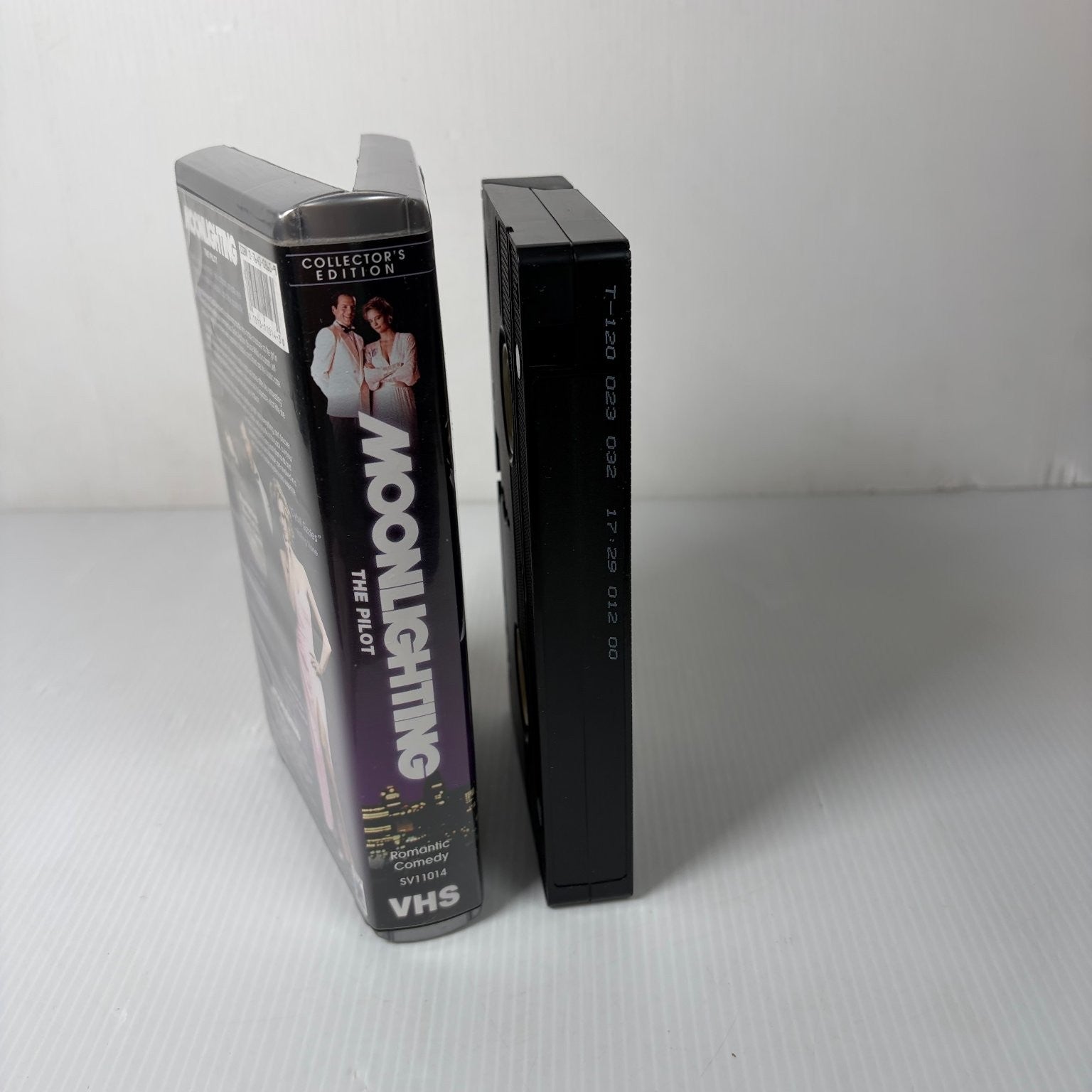 Moonlighting The Pilot VHS 1985 Romantic Comedy Collector's Edition Clamshell