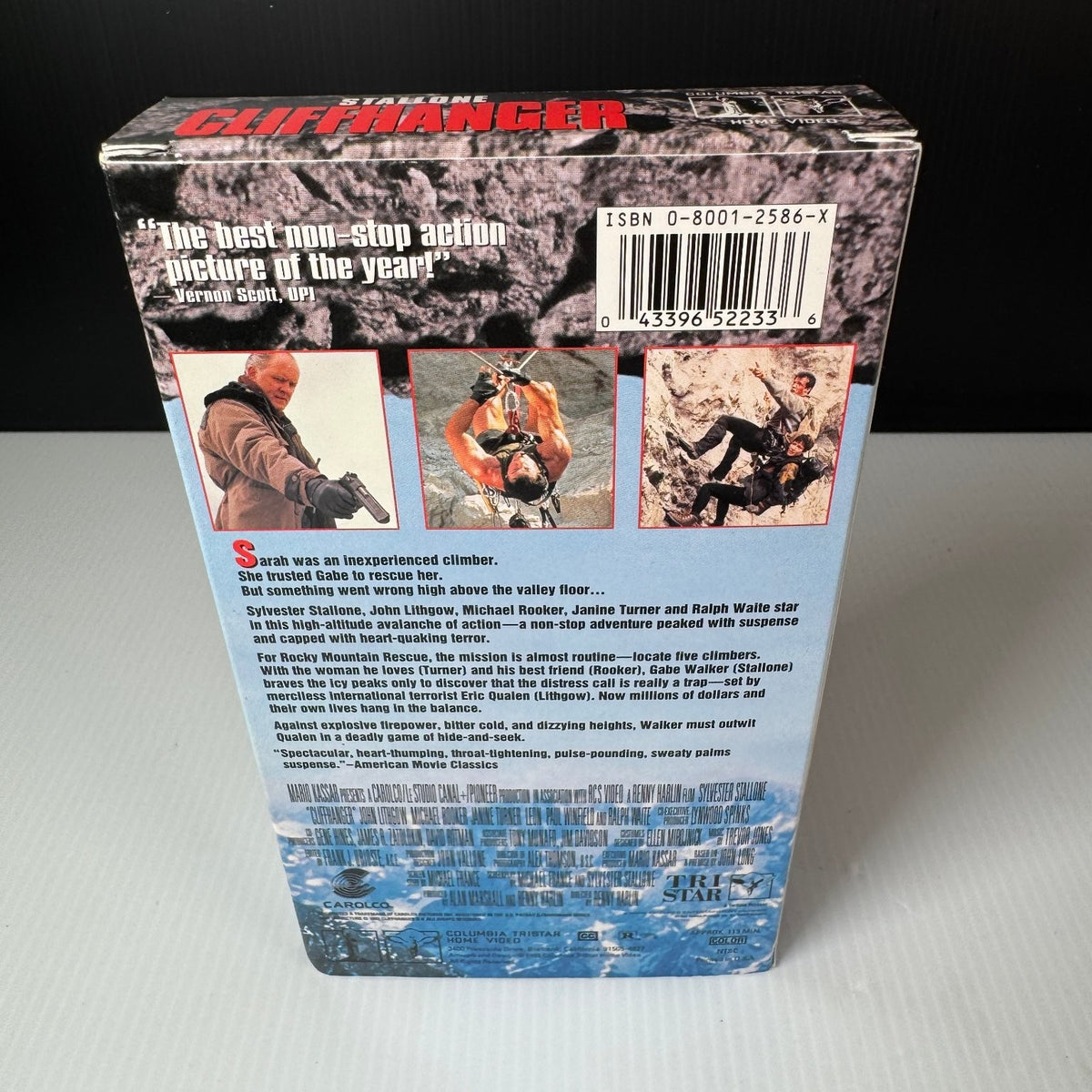 Cliffhanger VHS 1993 Action Thriller Original Release Columbia TriStar