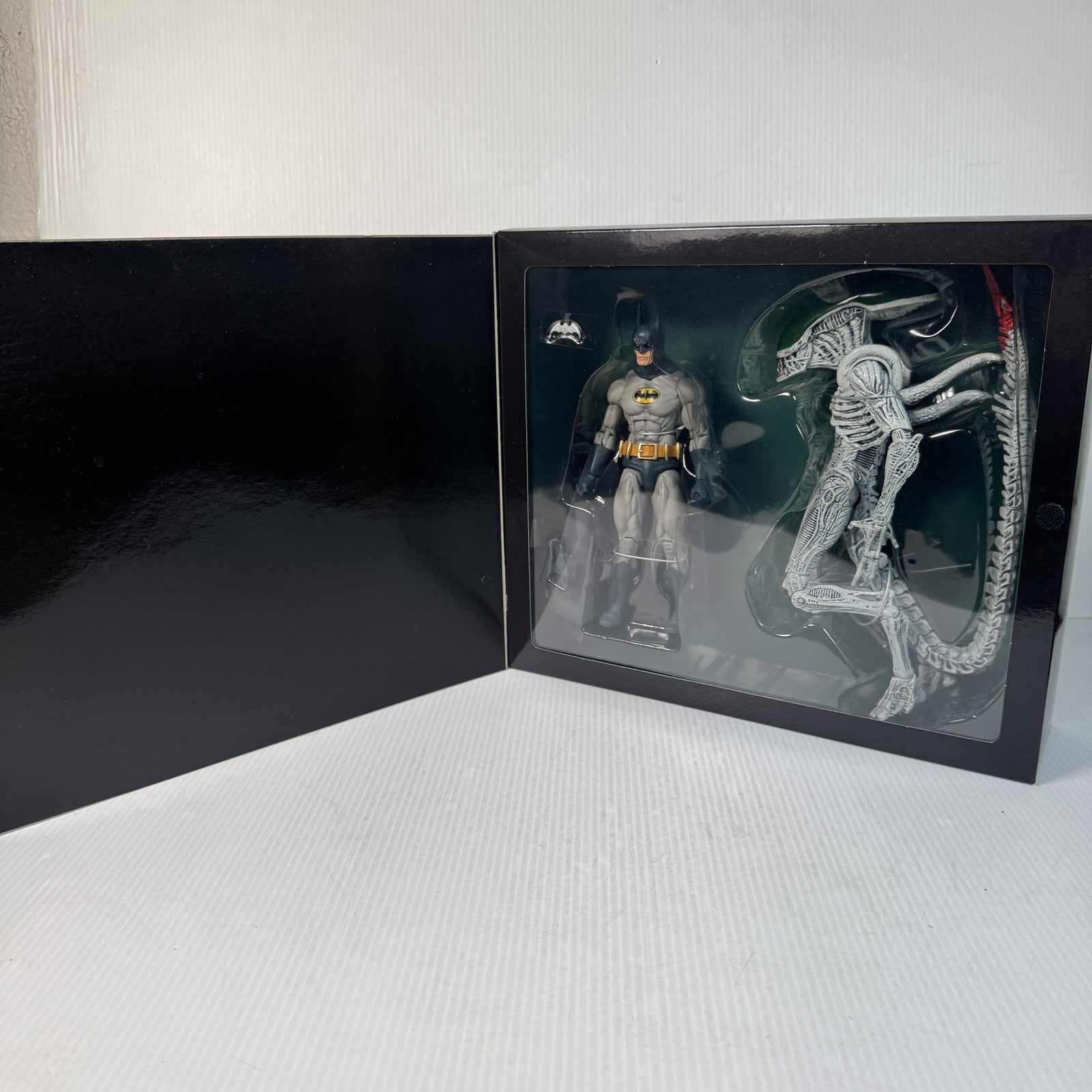 NECA Batman vs Aliens Figure 2-Pack DC Comics 20th Century Fox SDCC Exclusive