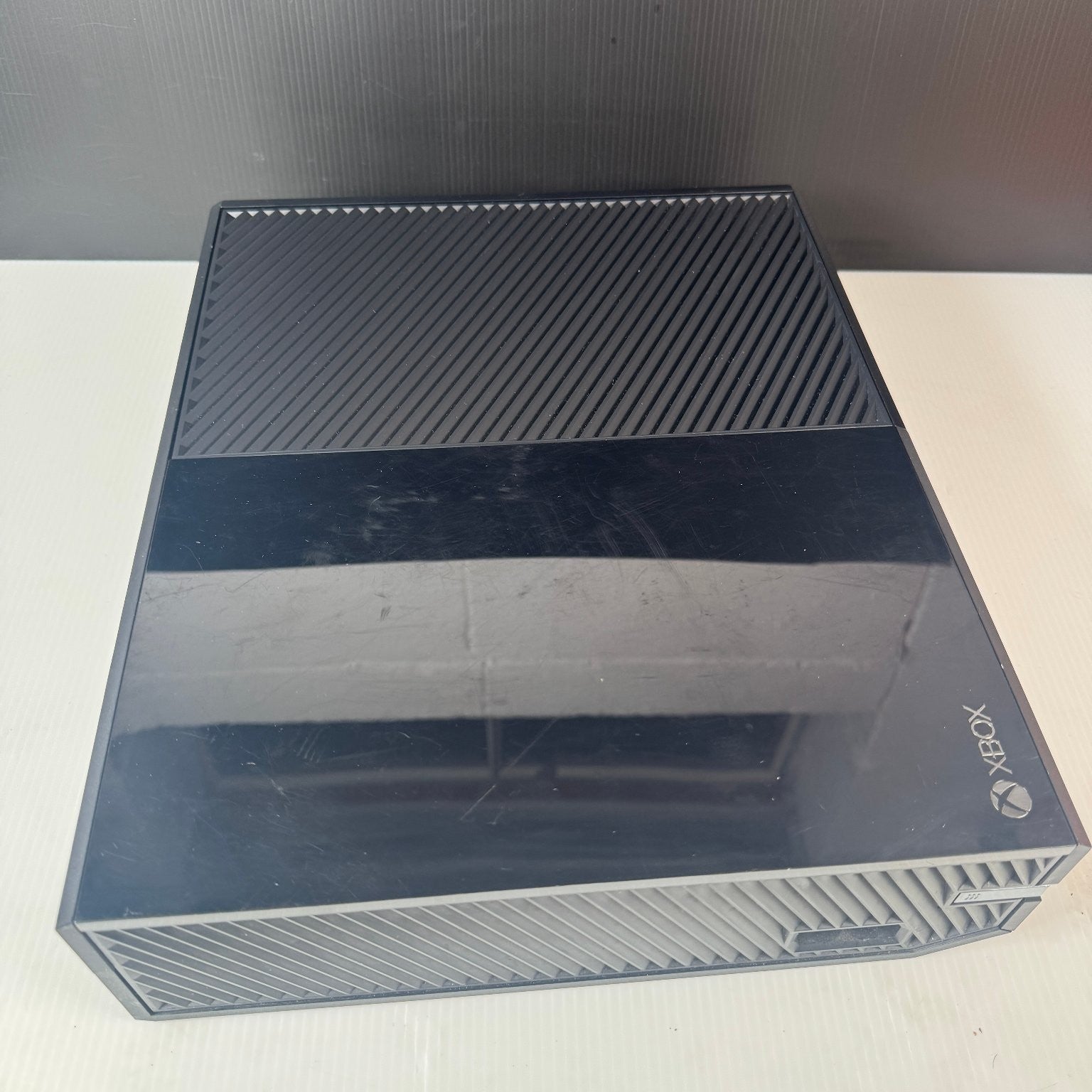 Microsoft Xbox One Original Console Bundle With GTA 5 & Assasin's Creed Unity