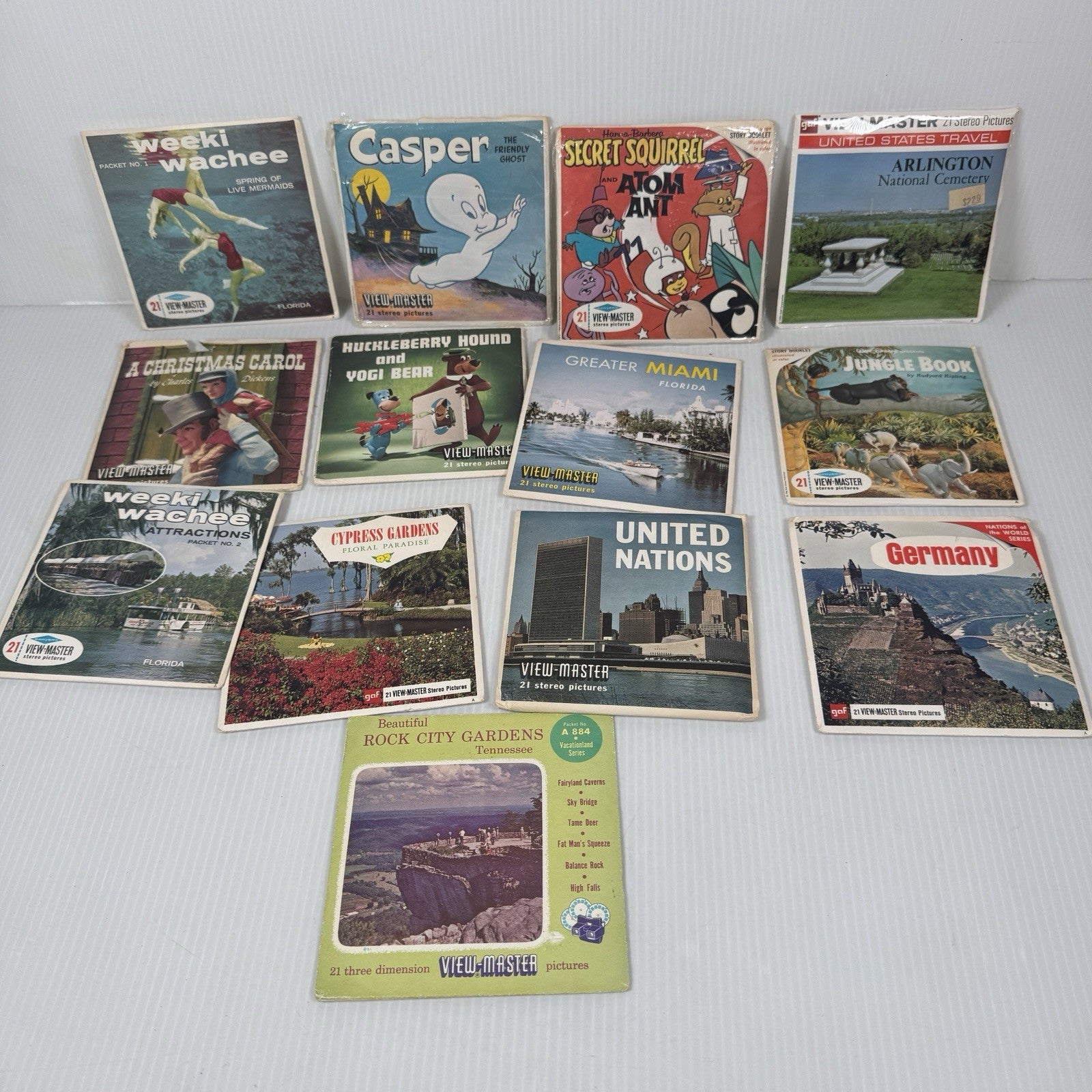 2 View Master Projector Lot with 13 Reels Casper Secret Squirrel +More Read Desc