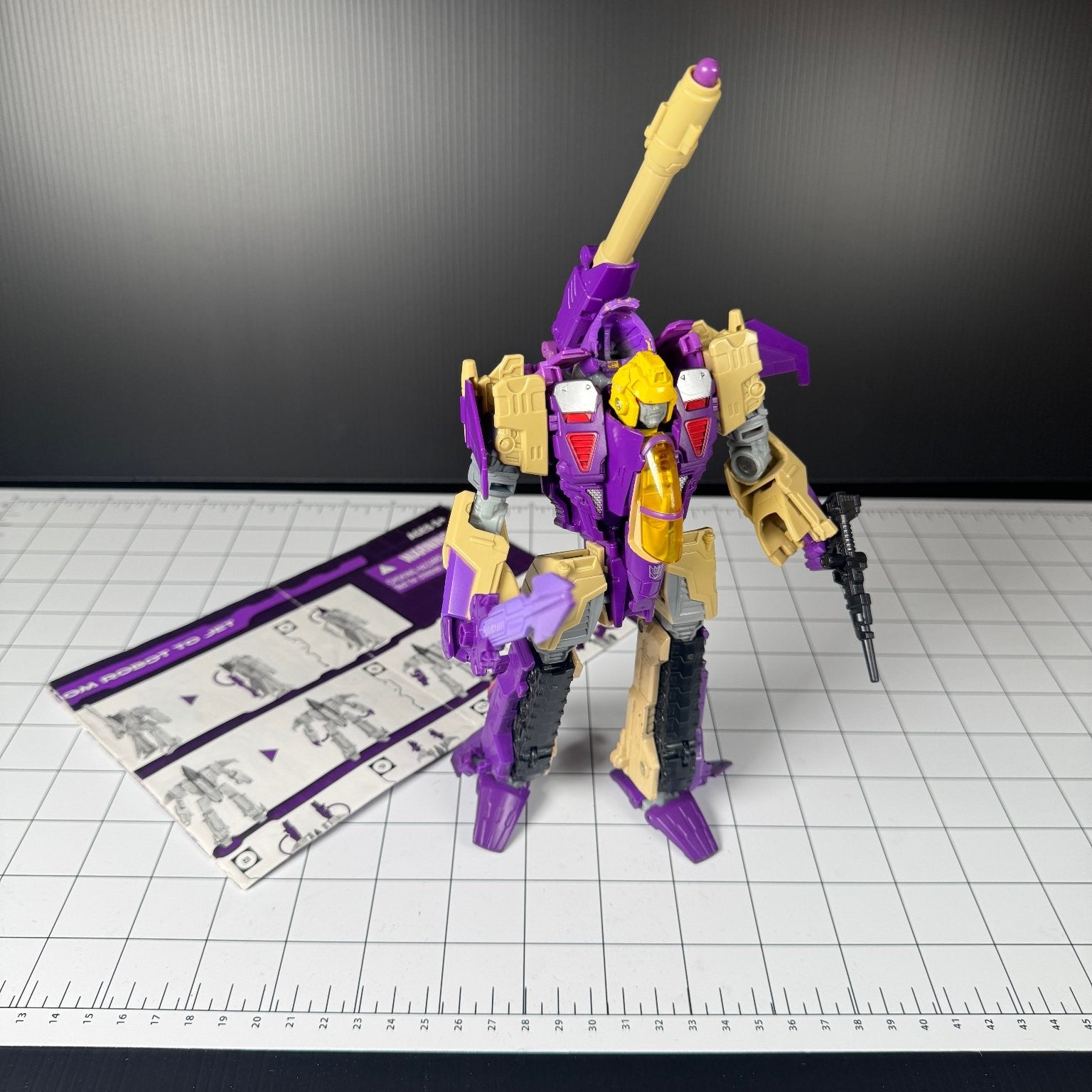 Transformers Generations Thrilling 30 Voyager Blitzwing Complete Triple Changer