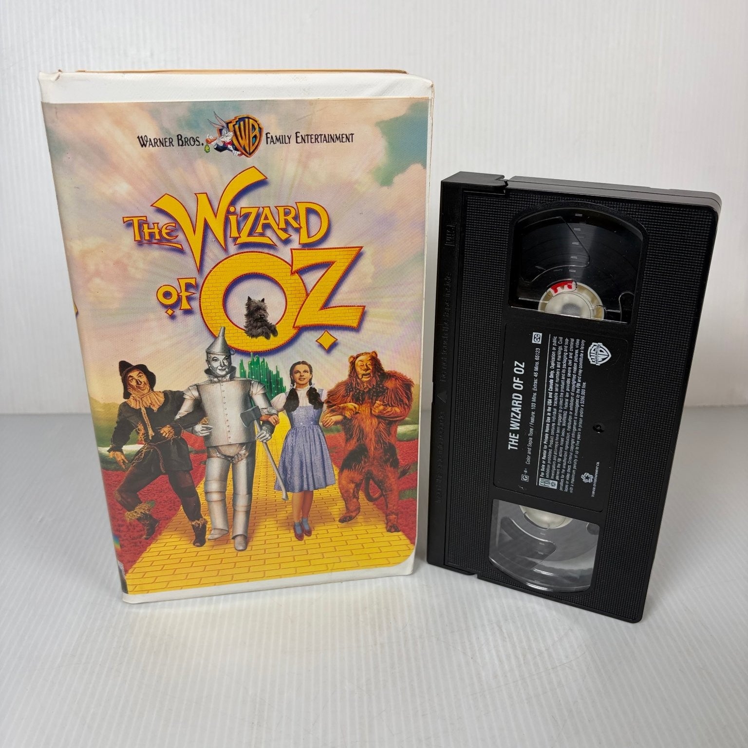 The Wizard of Oz VHS 1996 Family Musical Digitally Remastered Clamshell Case