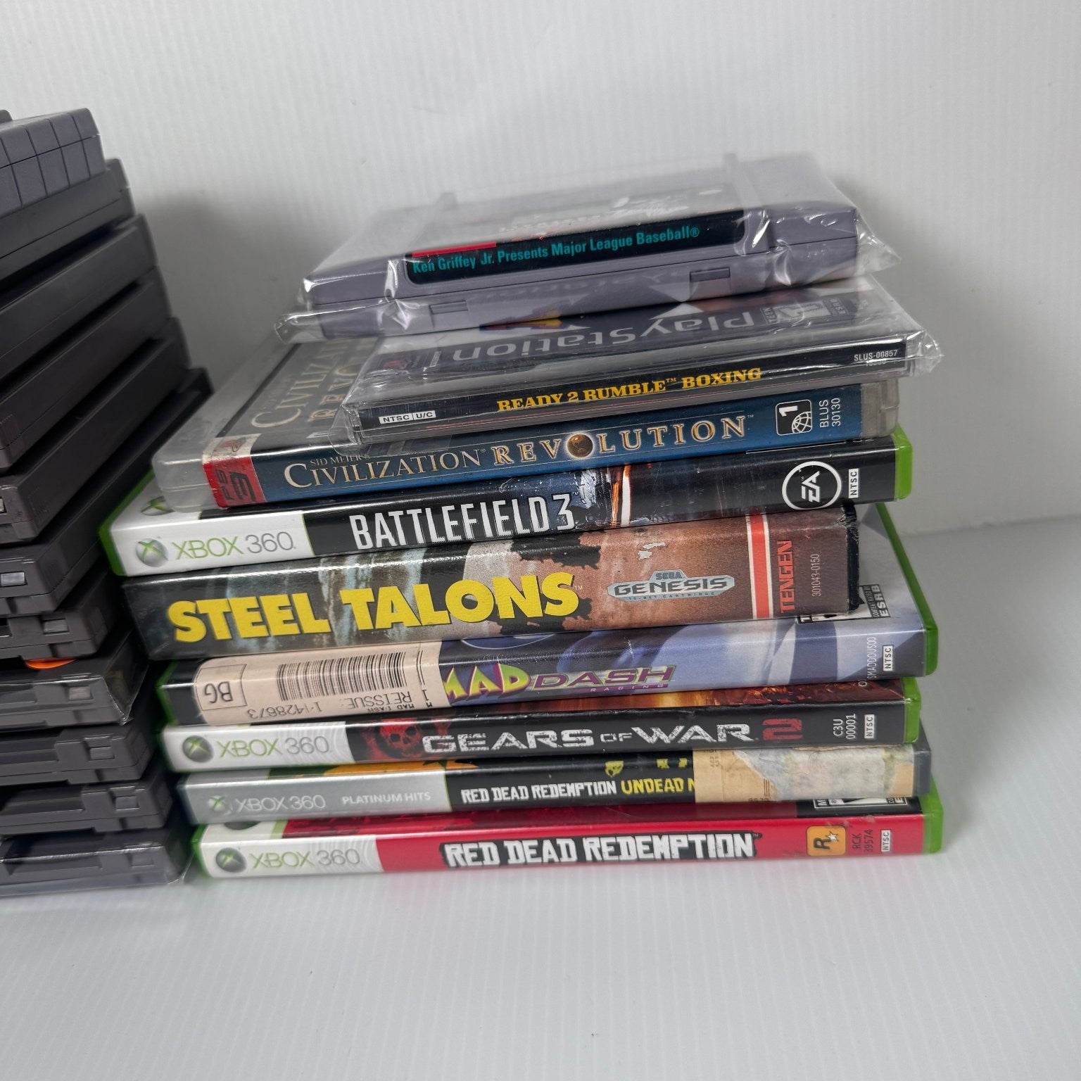 Mixed Lot of 20 Retro Games NES, Genesis, Xbox 360 & More Red Dead Redemption