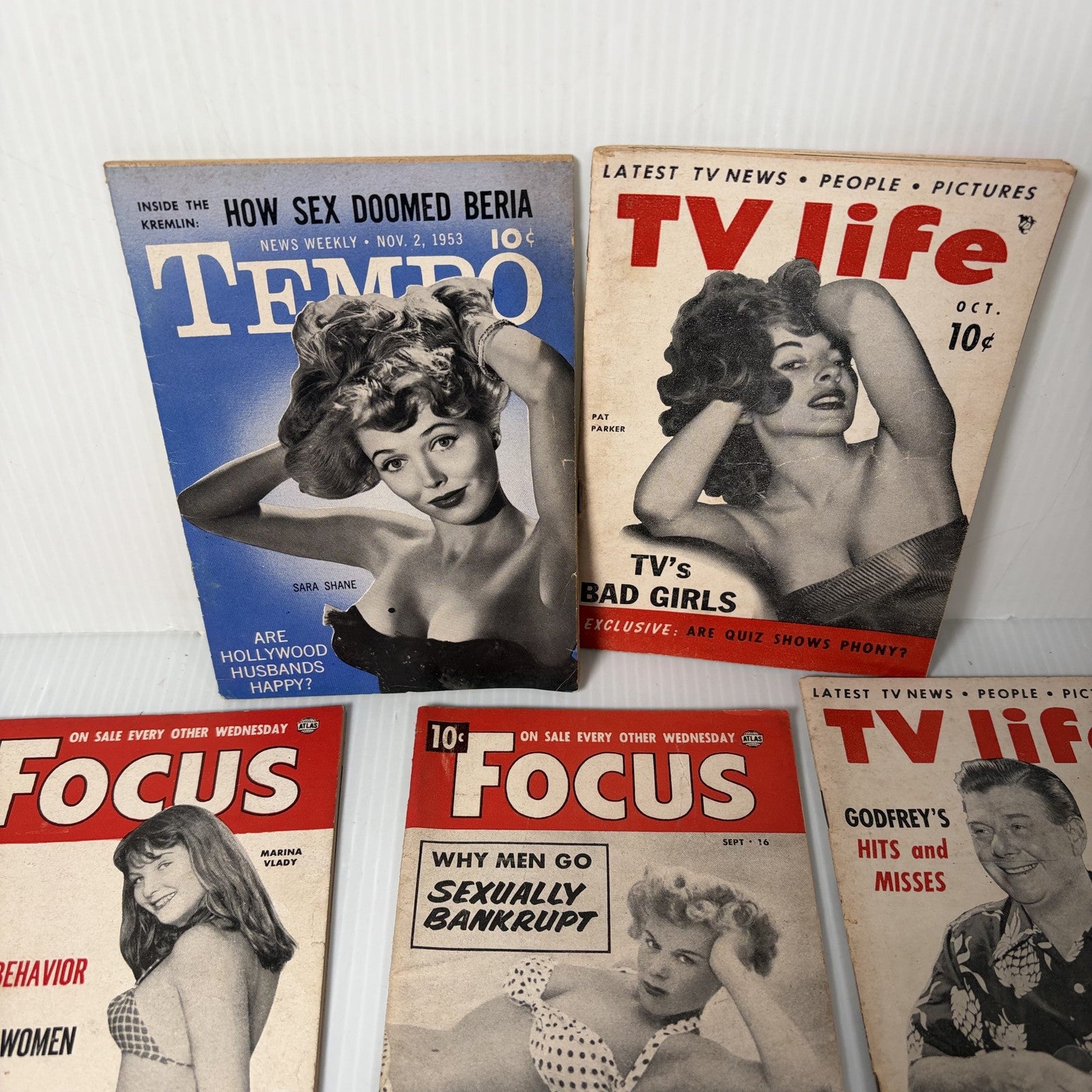 Vintage 1950s Magazine Lot Tempo TV Life Focus Show Exclusive News Pin-Up Bikini