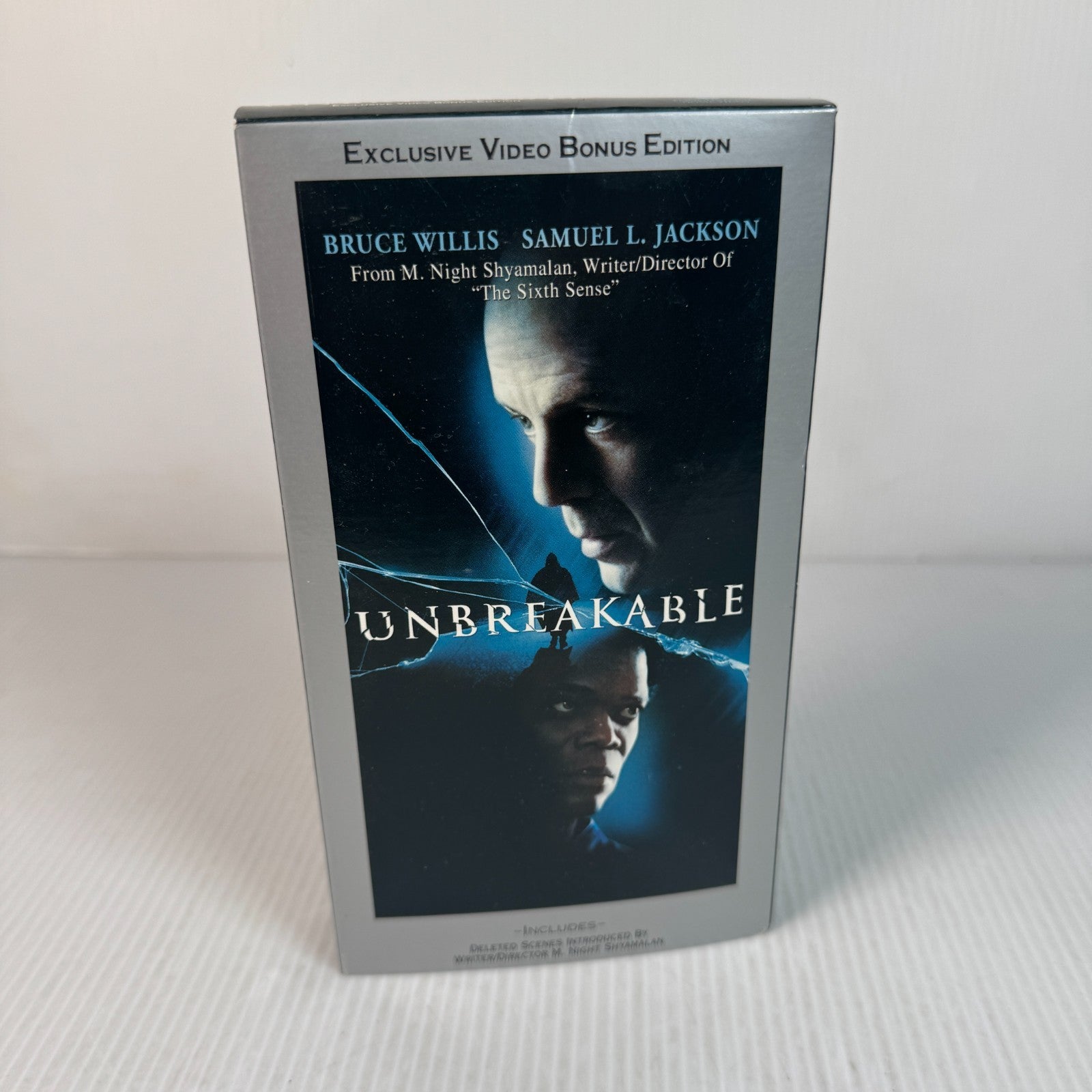 Unbreakable (VHS 2000 Bruce Willis Samuel L. Jackson)