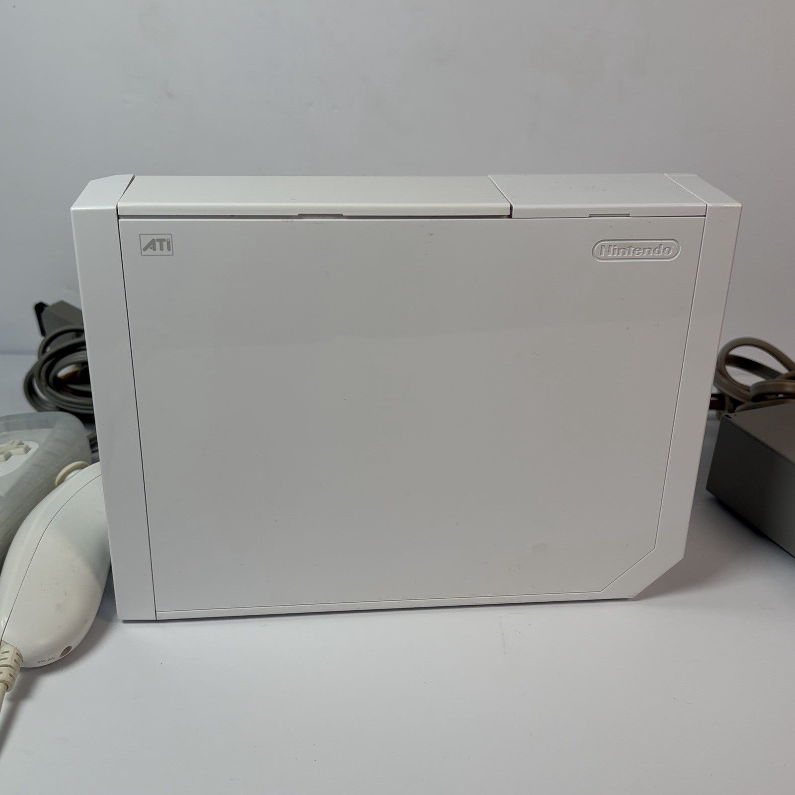 Nintendo Wii RVL-001 White Console w/ Motion Plus & Nunchuk Gamecube Compatible