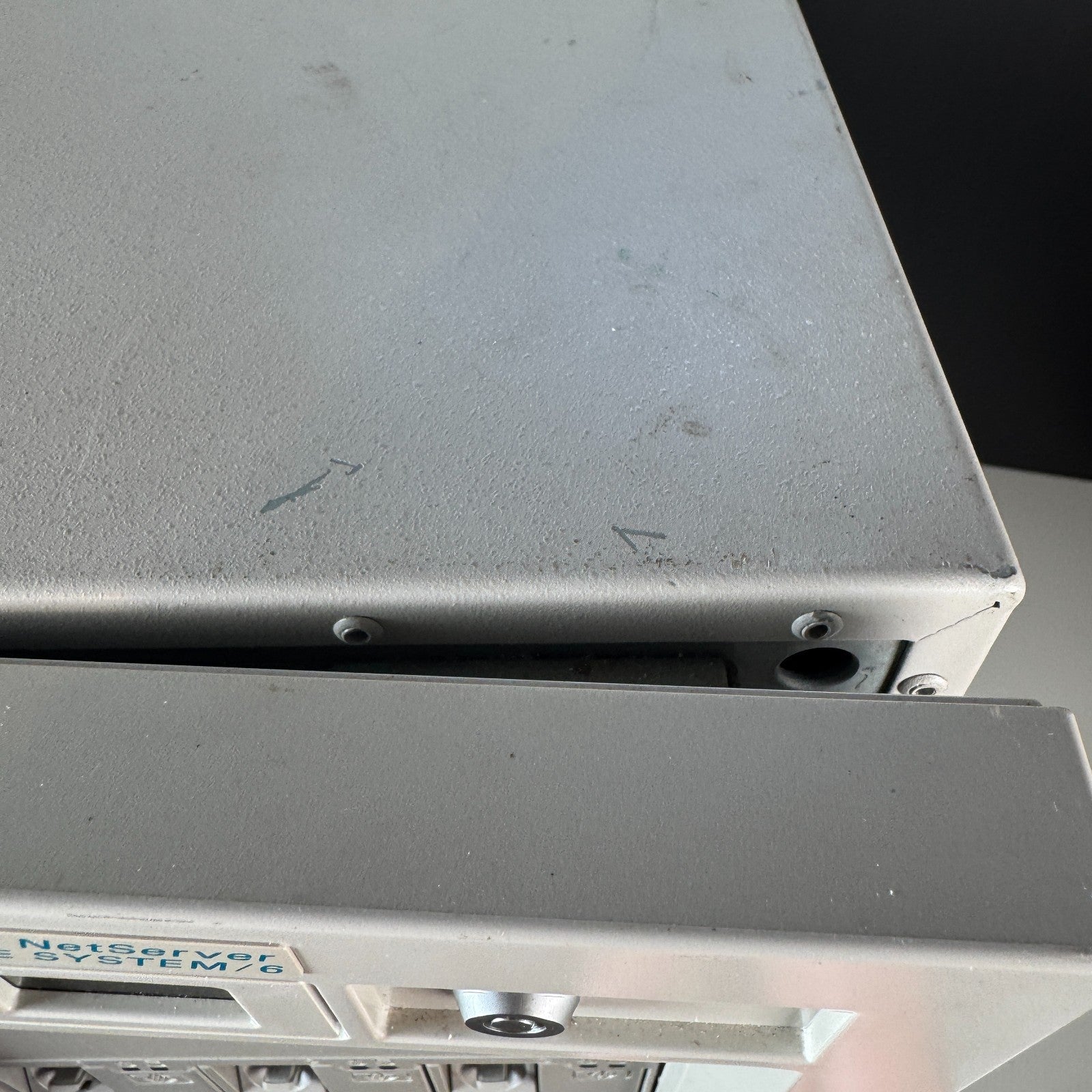 Vintage Hewlett Packard HP NetServer Storage System / 6 with 5 9GB Hard Drives