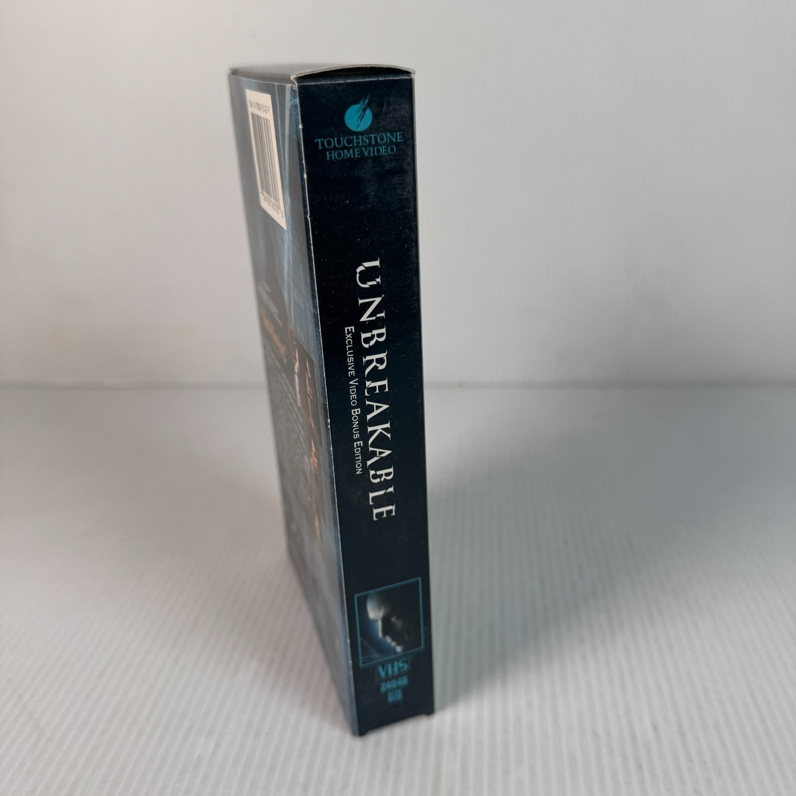 Unbreakable (VHS 2000 Bruce Willis Samuel L. Jackson)