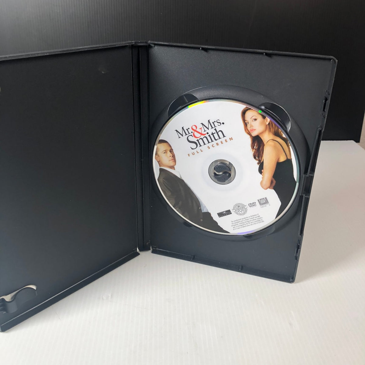 Mr. & Mrs. Smith DVD 2005 Full Screen Brad Pitt Angelina Jolie