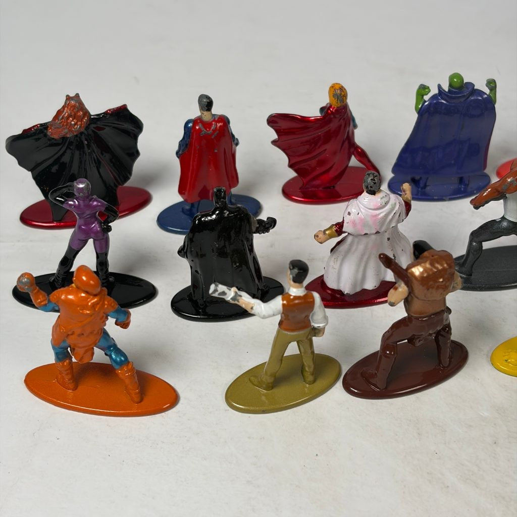 Jada Nano Metalfigs DC Comics Lot of 20 Diecast Mini Figures Batman Superman