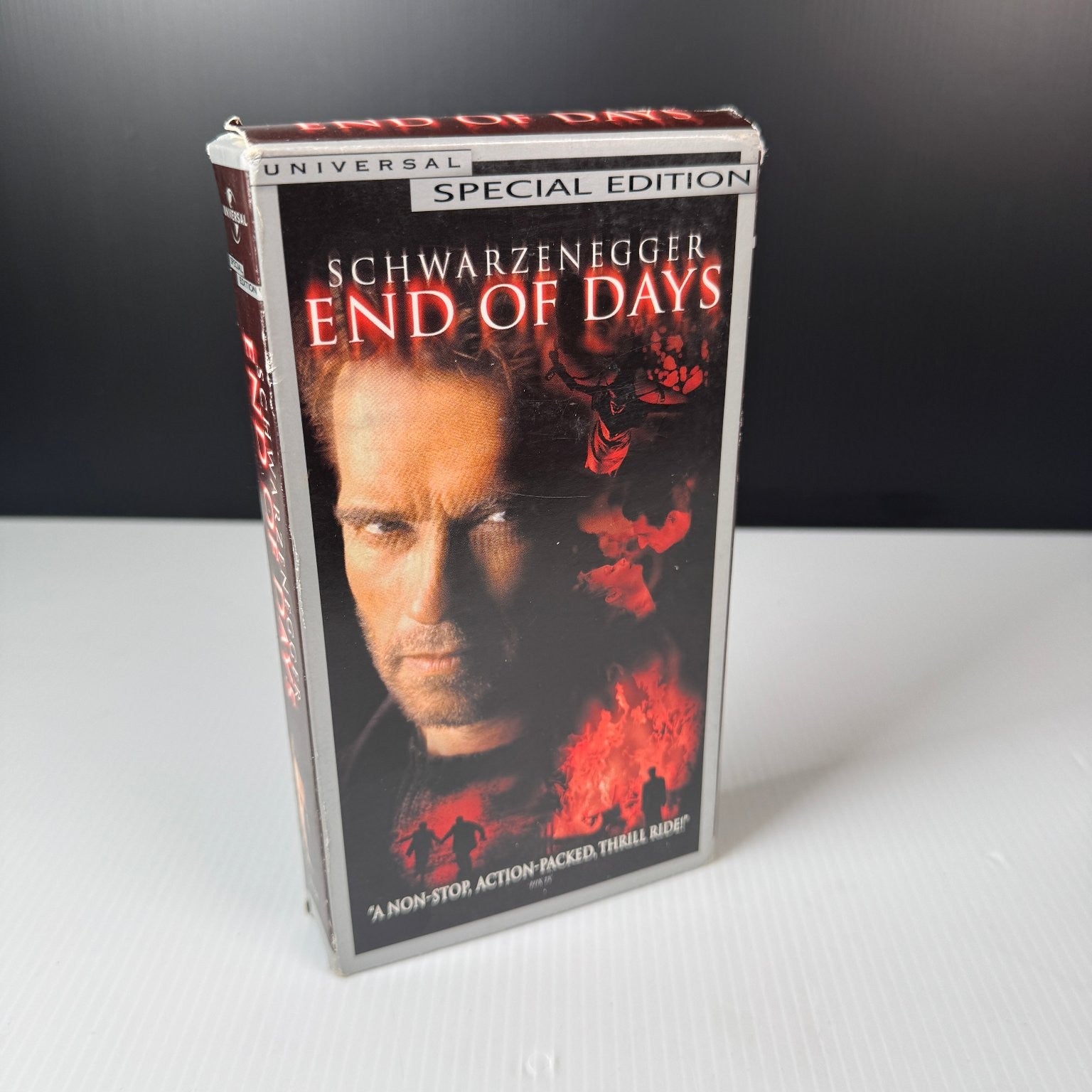 End of Days VHS 1999 Action Horror Special Edition Universal