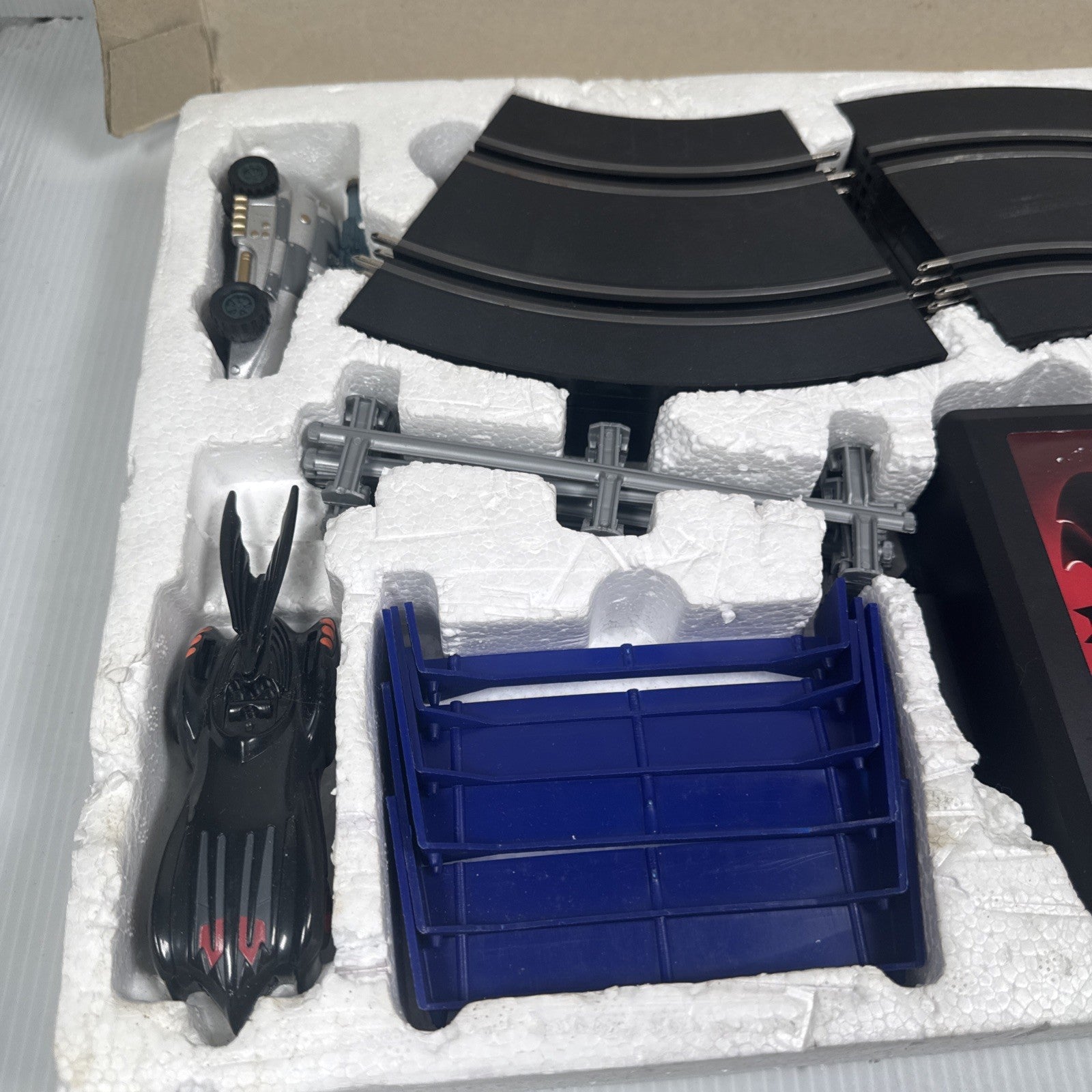 Batman & Robin ROAD RACE SLOT CAR SET w/ Cars Gotham Batmobile 1997 Kenner