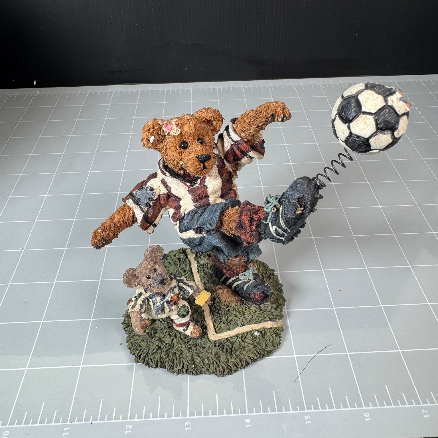 Rocky Bruin Score Score Score Boyds Collection Bear Figurine 1993