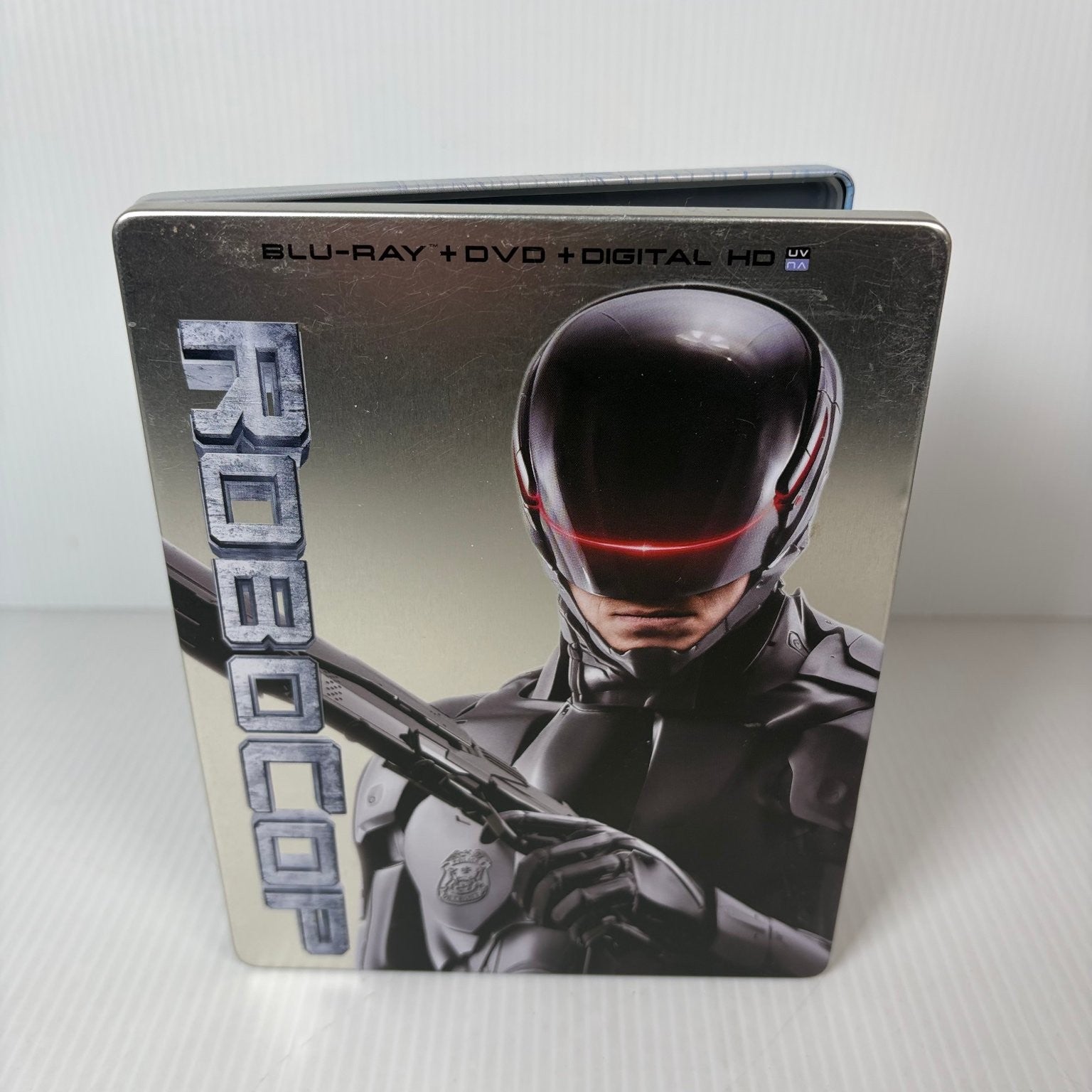 RoboCop Blu-ray DVD 2014 Steelbook Joel Kinnaman Gary Oldman Digital HD