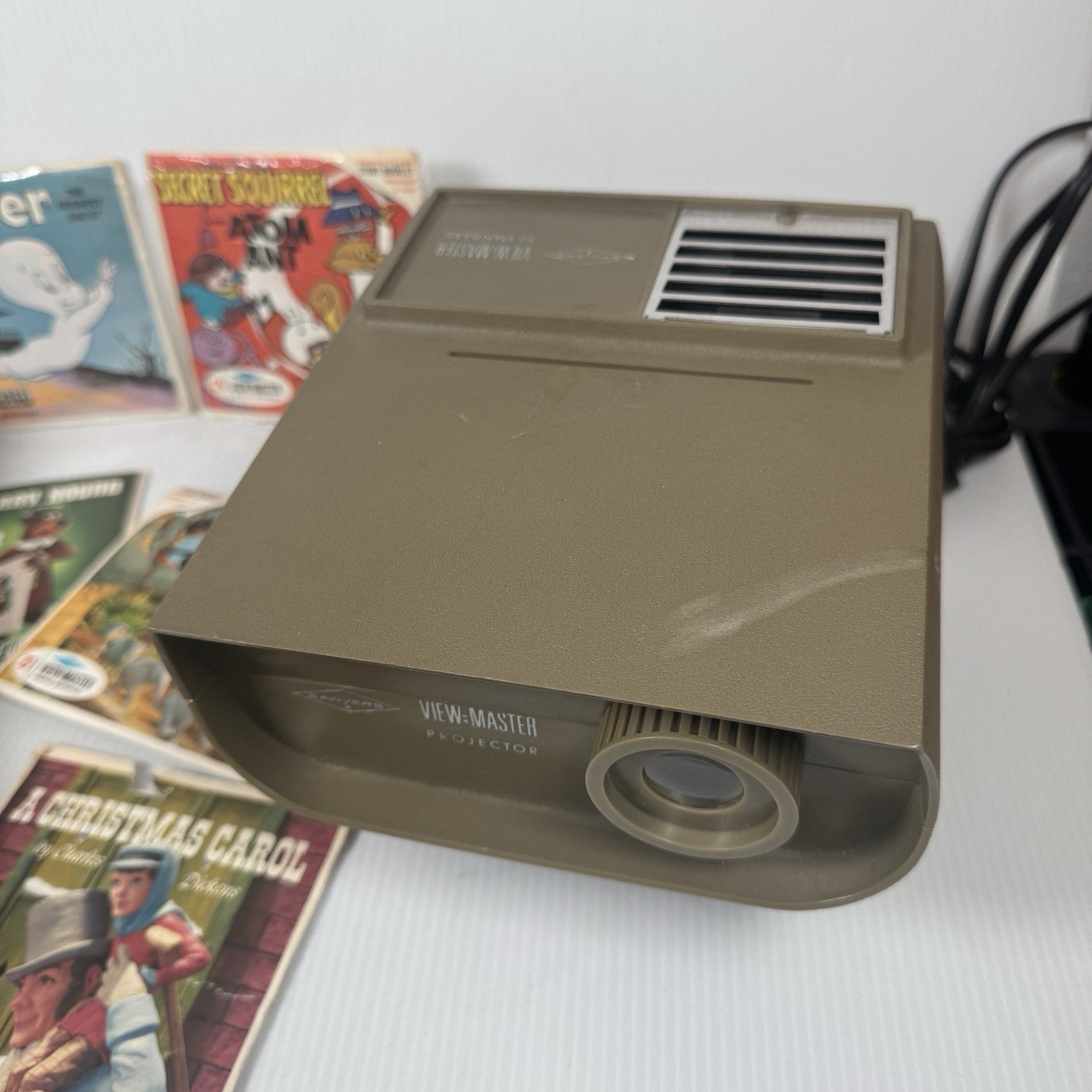 2 View Master Projector Lot with 13 Reels Casper Secret Squirrel +More Read Desc