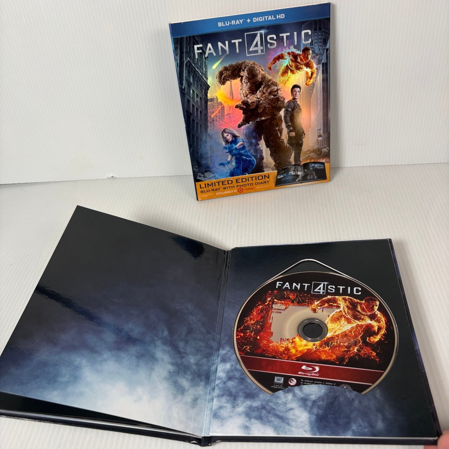Fantastic Four Blu-ray 2015 Limited Edition Photo Diary Miles Teller Marvel
