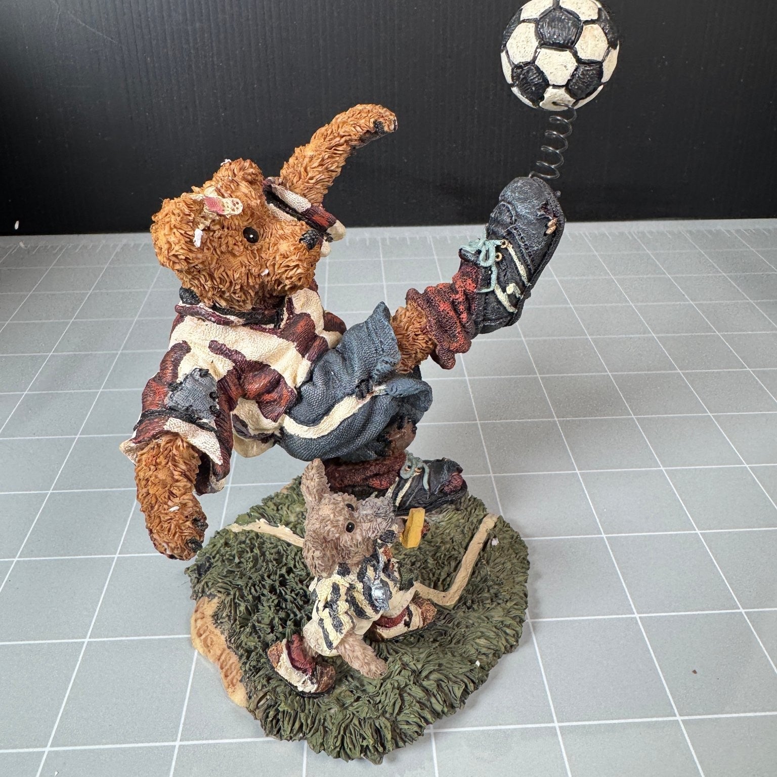 Rocky Bruin Score Score Score Boyds Collection Bear Figurine 1993