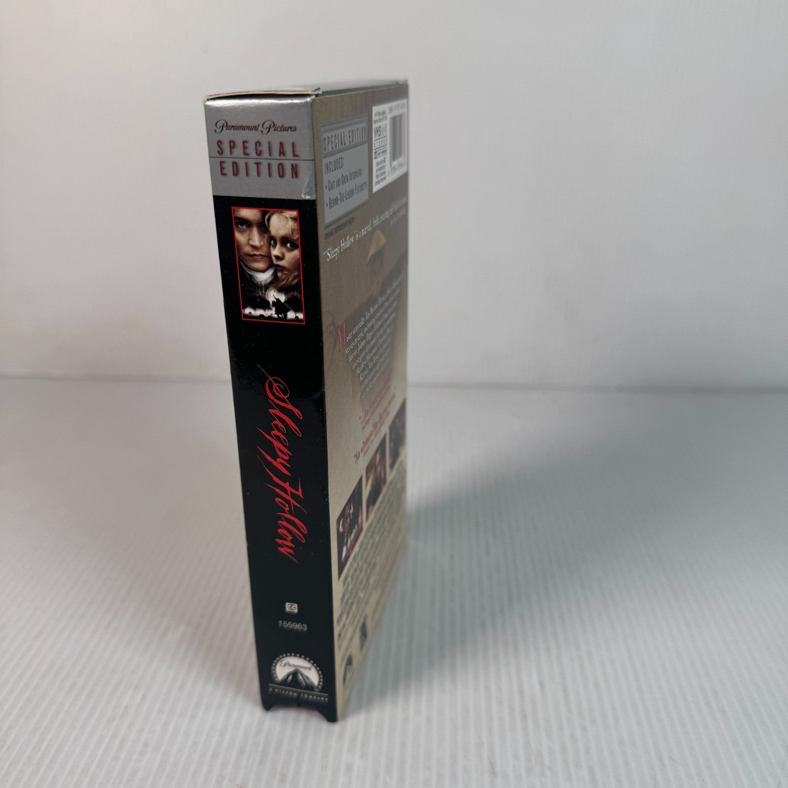 Sleepy Hollow 1999 Horror  Halloween VHS Tape Johnny Depp Christina Ricci