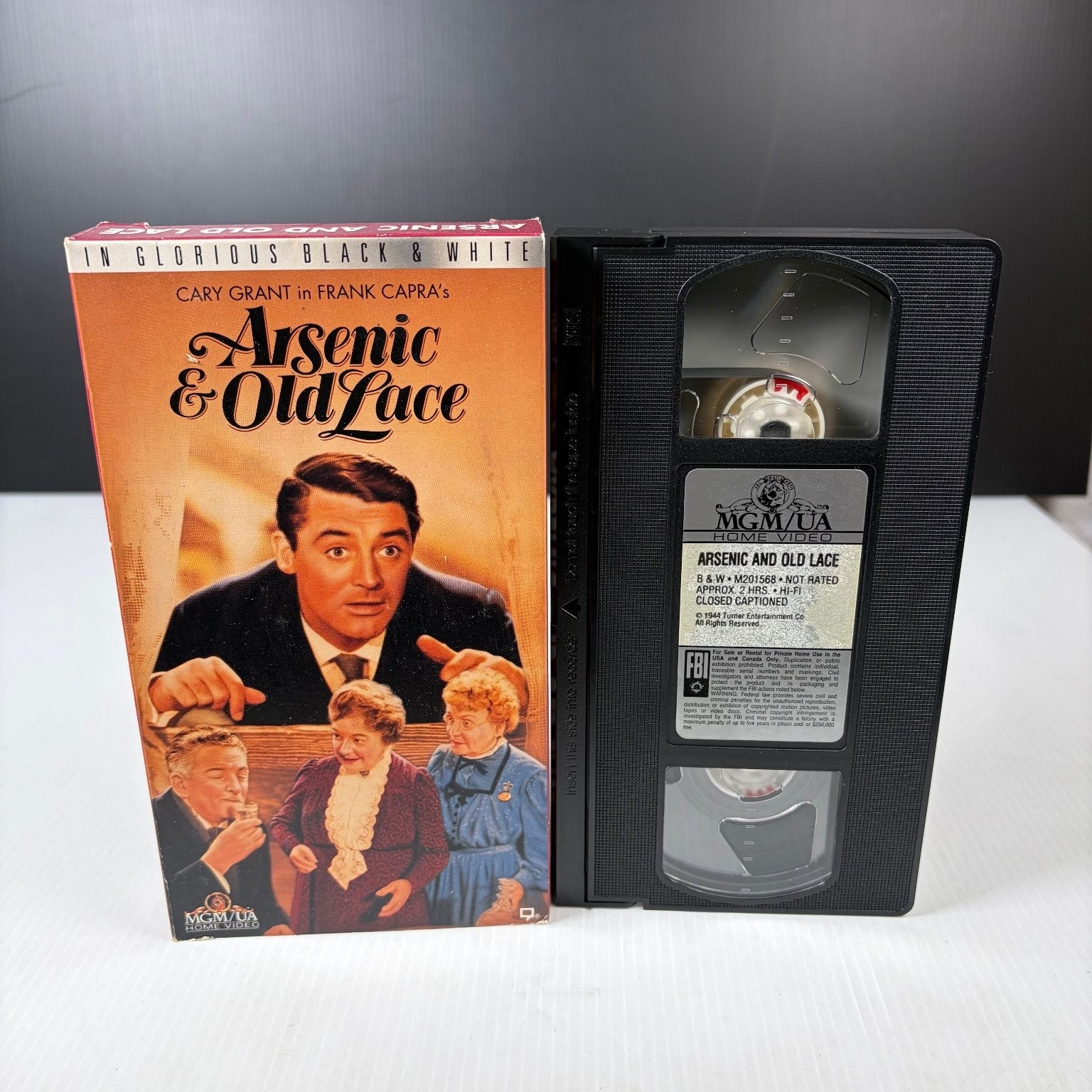 Arsenic and Old Lace VHS 1944 Classic Comedy Original Release MGM/UA