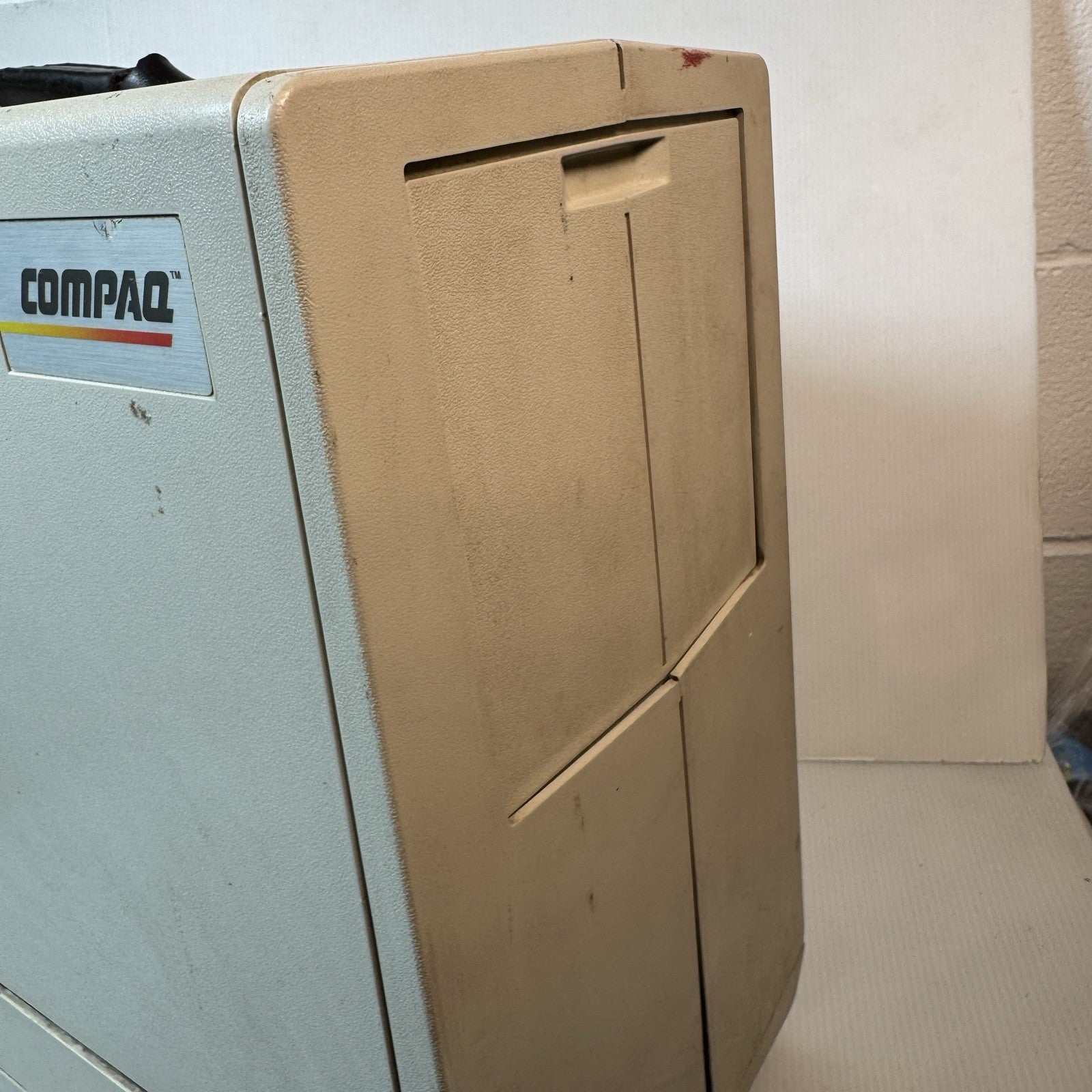 Compaq Portable Model 1 (1983) IBM PC Compatible w/ Manual & Disks AS IS