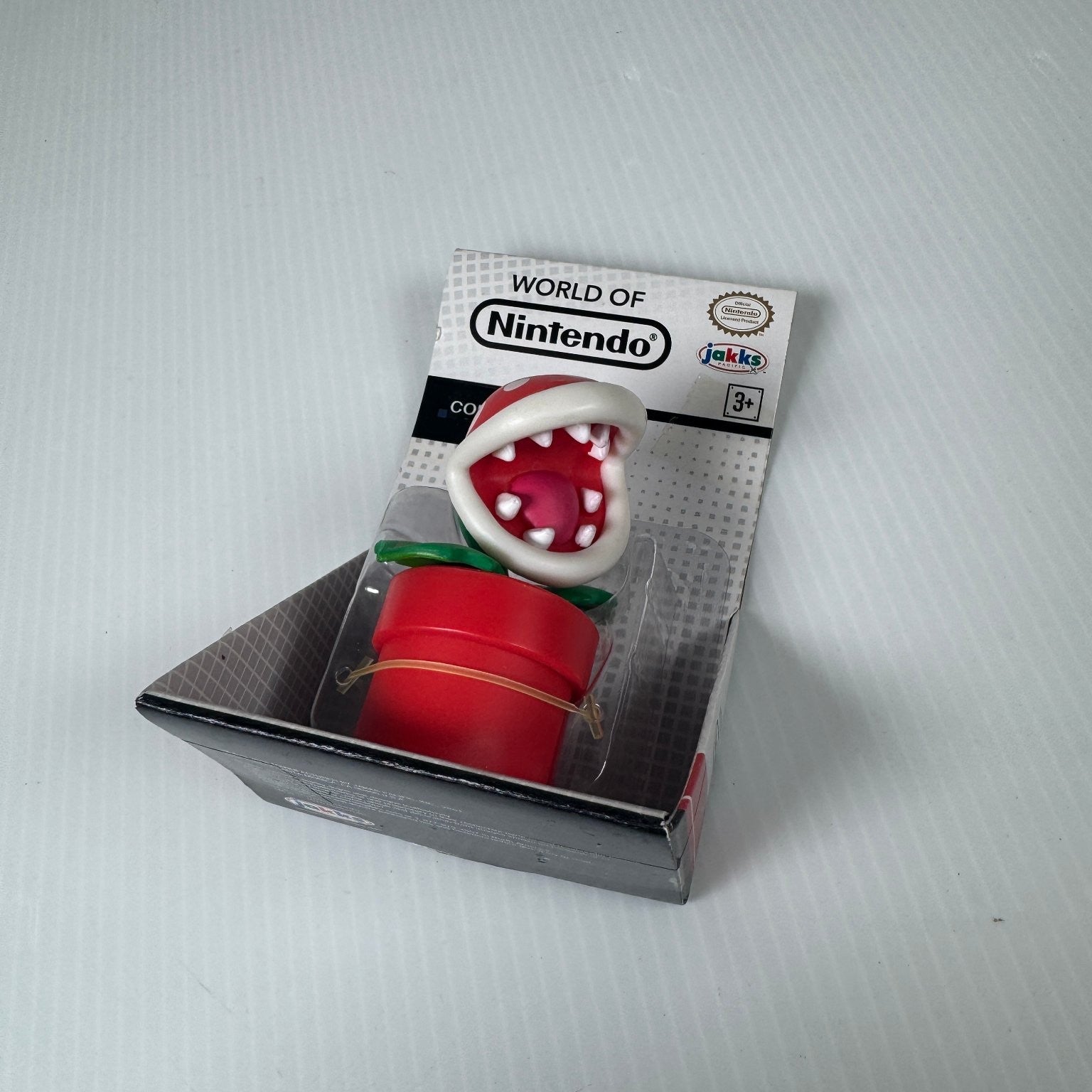 World of Nintendo Red Piranha Plant 2.5" Super Mario Collectible Figure
