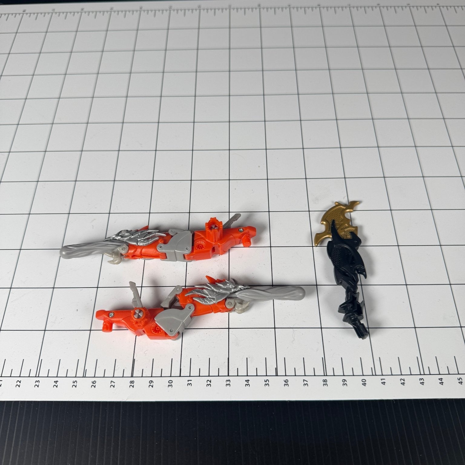 Predaking Predacon Dual Hydrafire Blasters & Tail Sword 2013 Beast Wars