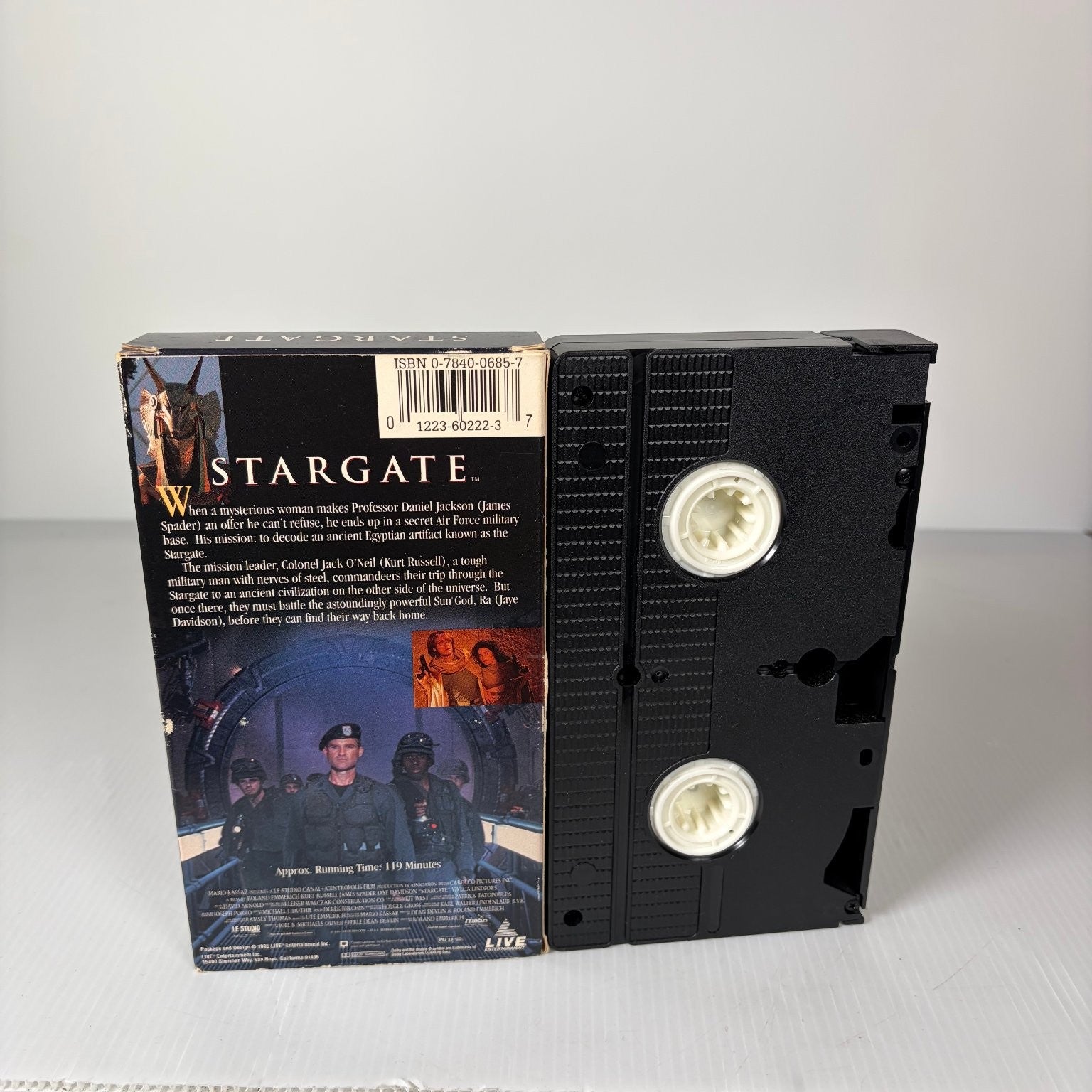 Stargate VHS 1995 Sci-Fi Kurt Russell James Spader Live Entertainment
