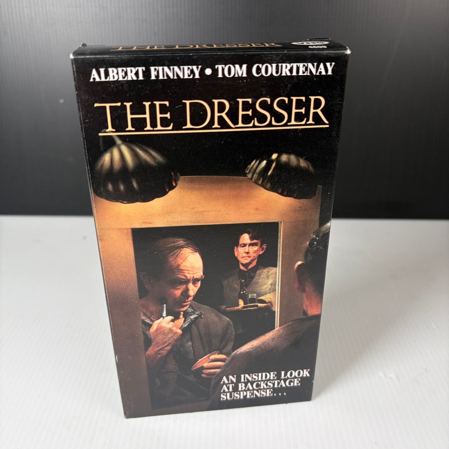 The Dresser VHS 1983 Drama Backstage Suspense GoodTimes Home Video