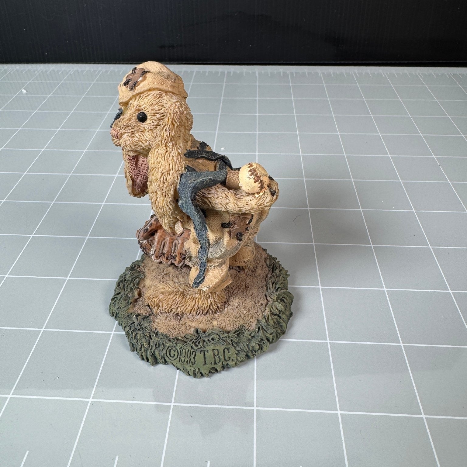 Boyds Bears & Friends Baseball Hare 1993 Resin Statue Vintage