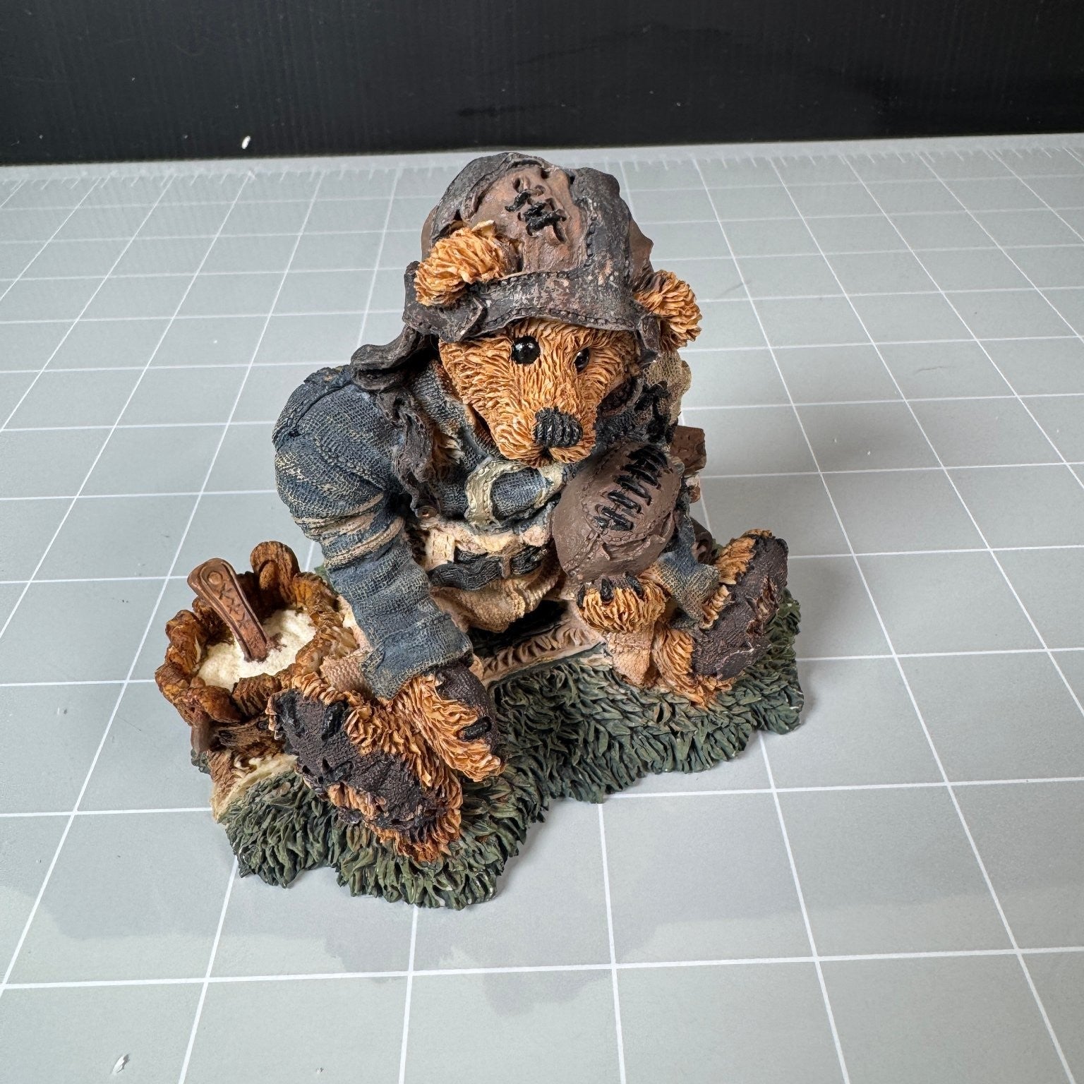 Knute & the Gridiron Boyds Bears & Friends Statue 1994 Limited Edition