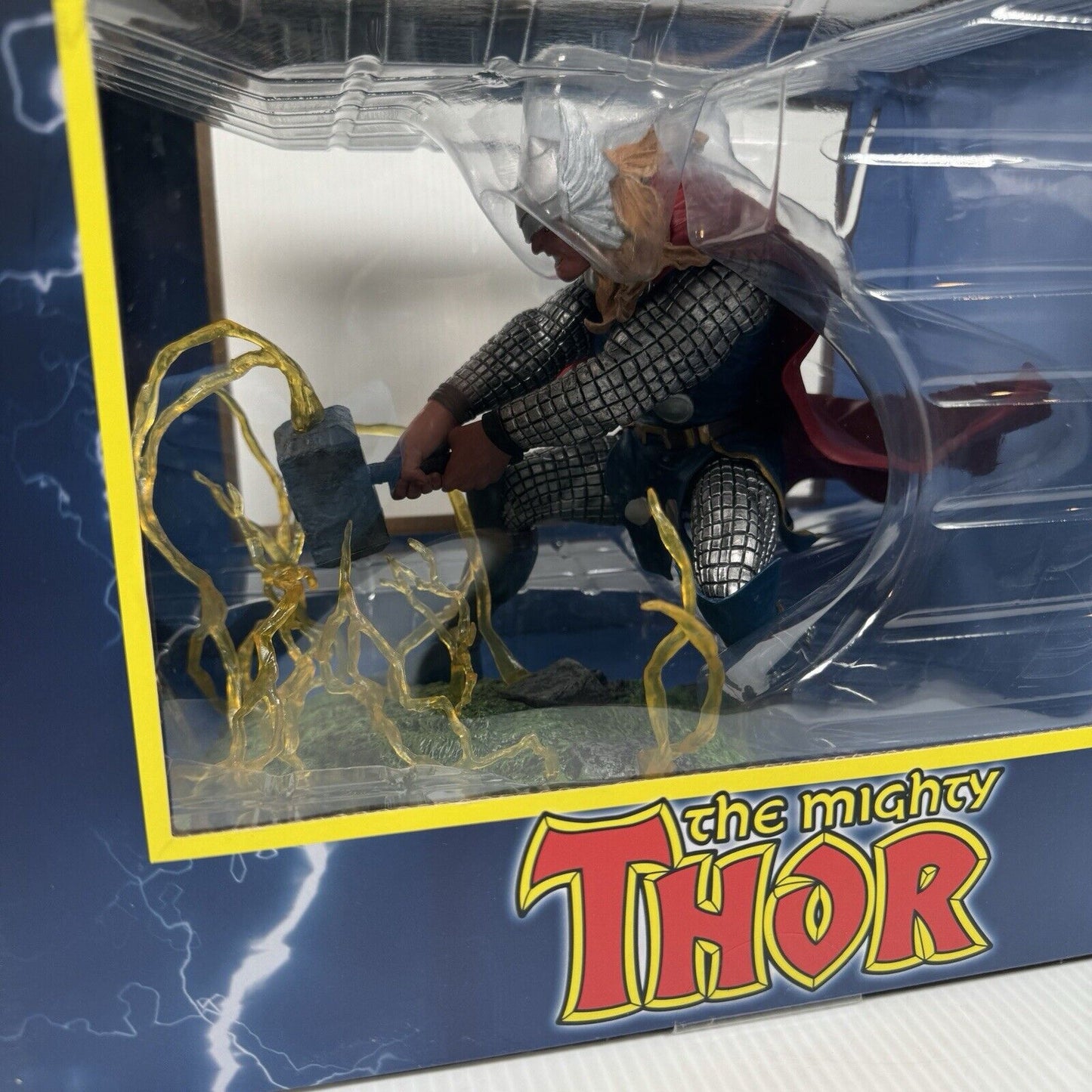 Marvel Comics The Mighty Thor statue Diorama Diamond Select Toy, New in Open Box