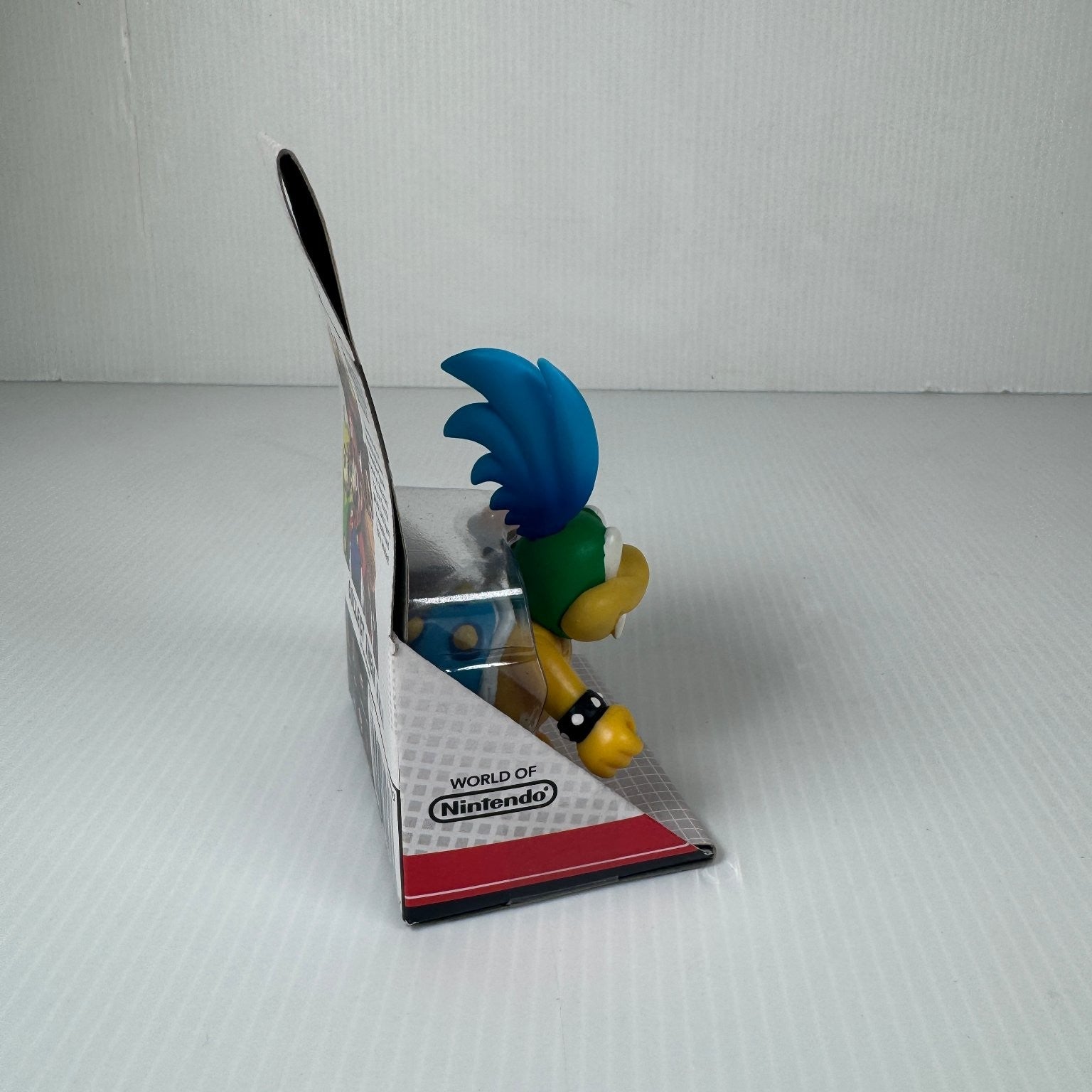 World of Nintendo Larry Koopa Super Mario 2.5" Collectible Figure w/ Wand