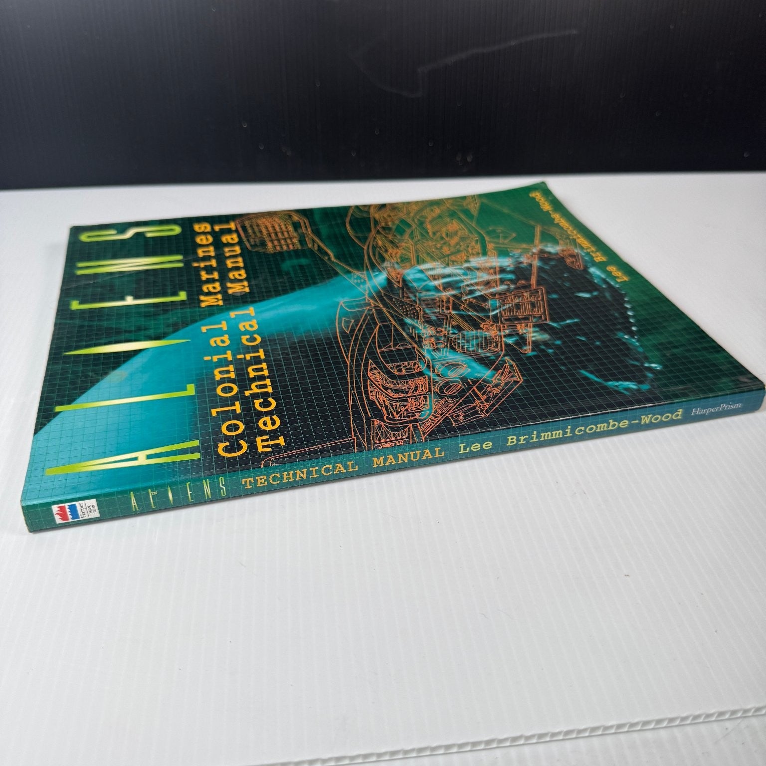 Aliens Colonial Marines Technical Manual Lee Brimmicombe-Wood 1996 HarperPrism