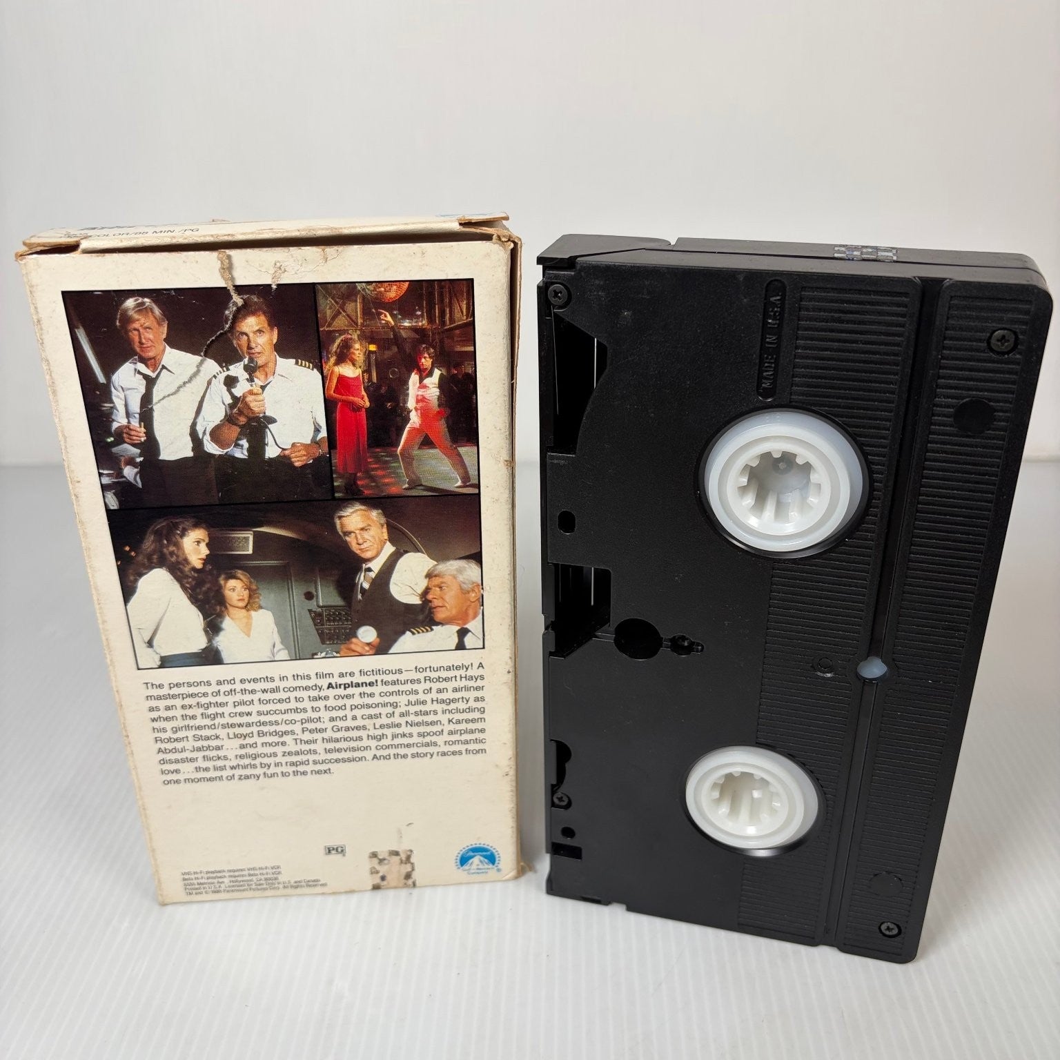 AIRPLANE! VHS 1980 Comedy Spoof Original Release Paramount Pictures