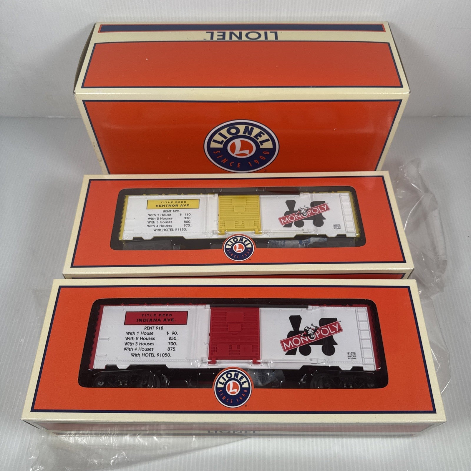 LIONEL Monopoly 2 Pack Boxcars Ventnor Ave & Indiana Ave 6-81073