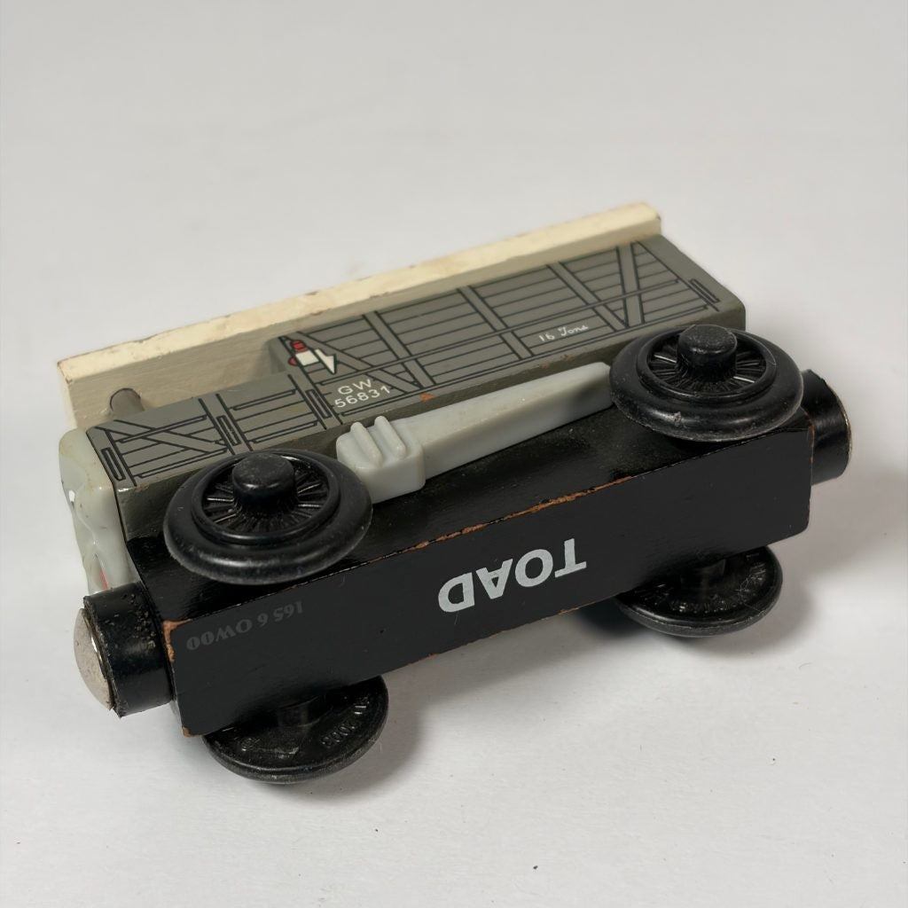 Thomas & Friends Wooden Railway Toad Brake Van GW 56831 Magnetic Train Car