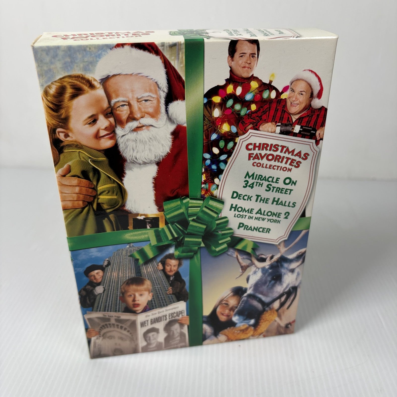 Christmas Favorites Collection DVD Box Set - Miracle on 34th Street, Home Alone