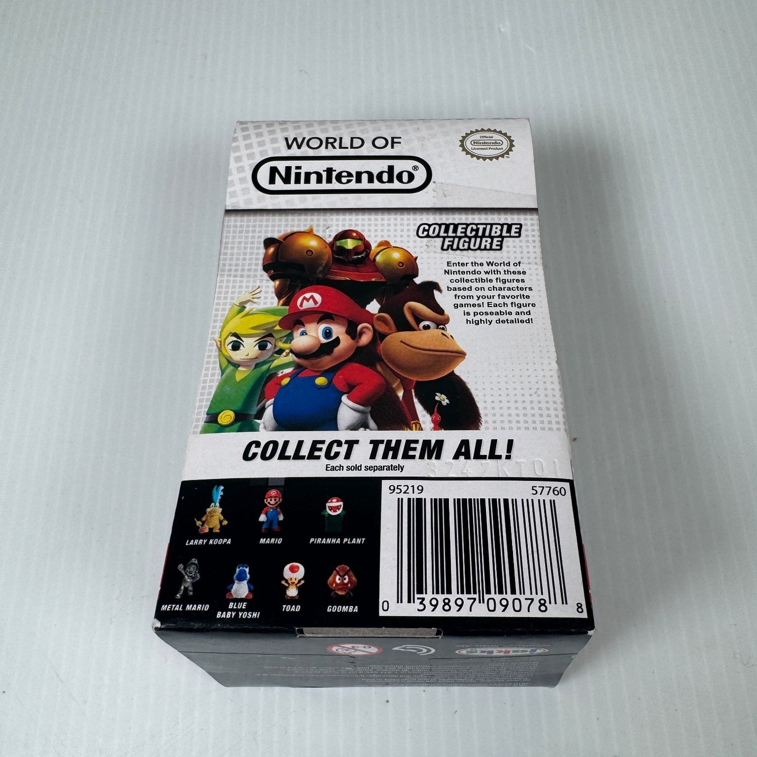 World of Nintendo Silver Metal Mario 2.5" Collectible Figure Super Mario