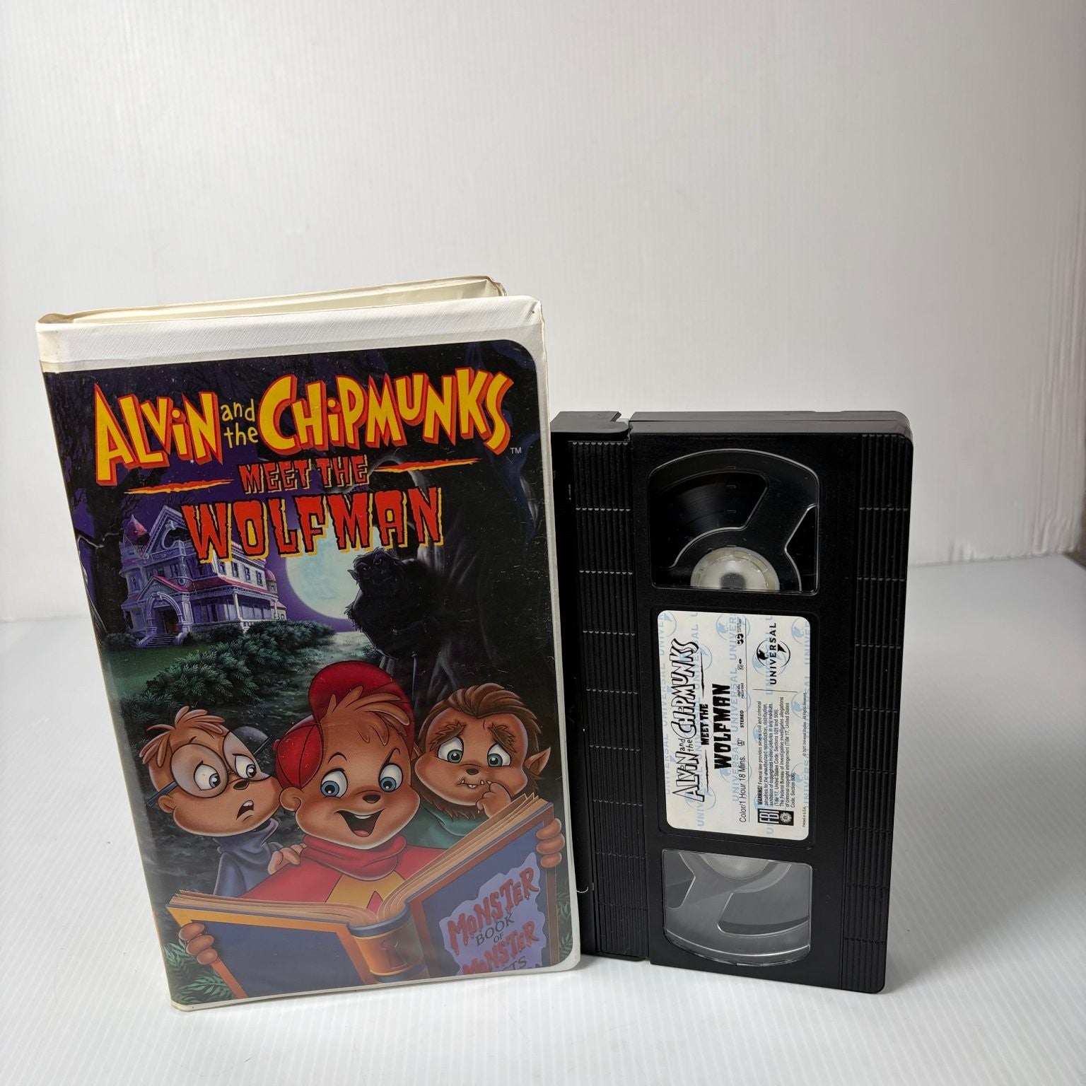 Alvin and the Chipmunks Meet the Wolfman VHS 2000 Animated Comedy Clamshell