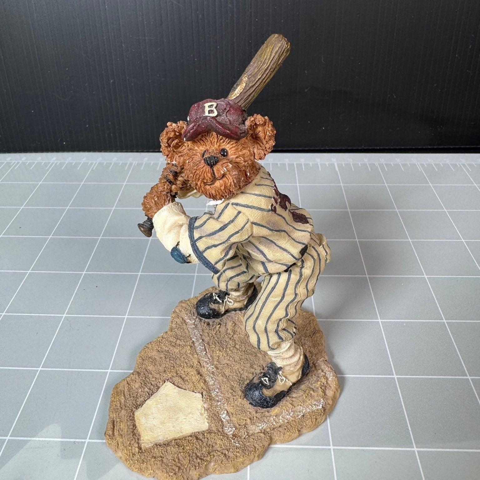 Slugger McGee Swing Batta Batta Boyd's Bears & Friends Resin Statue Baseball