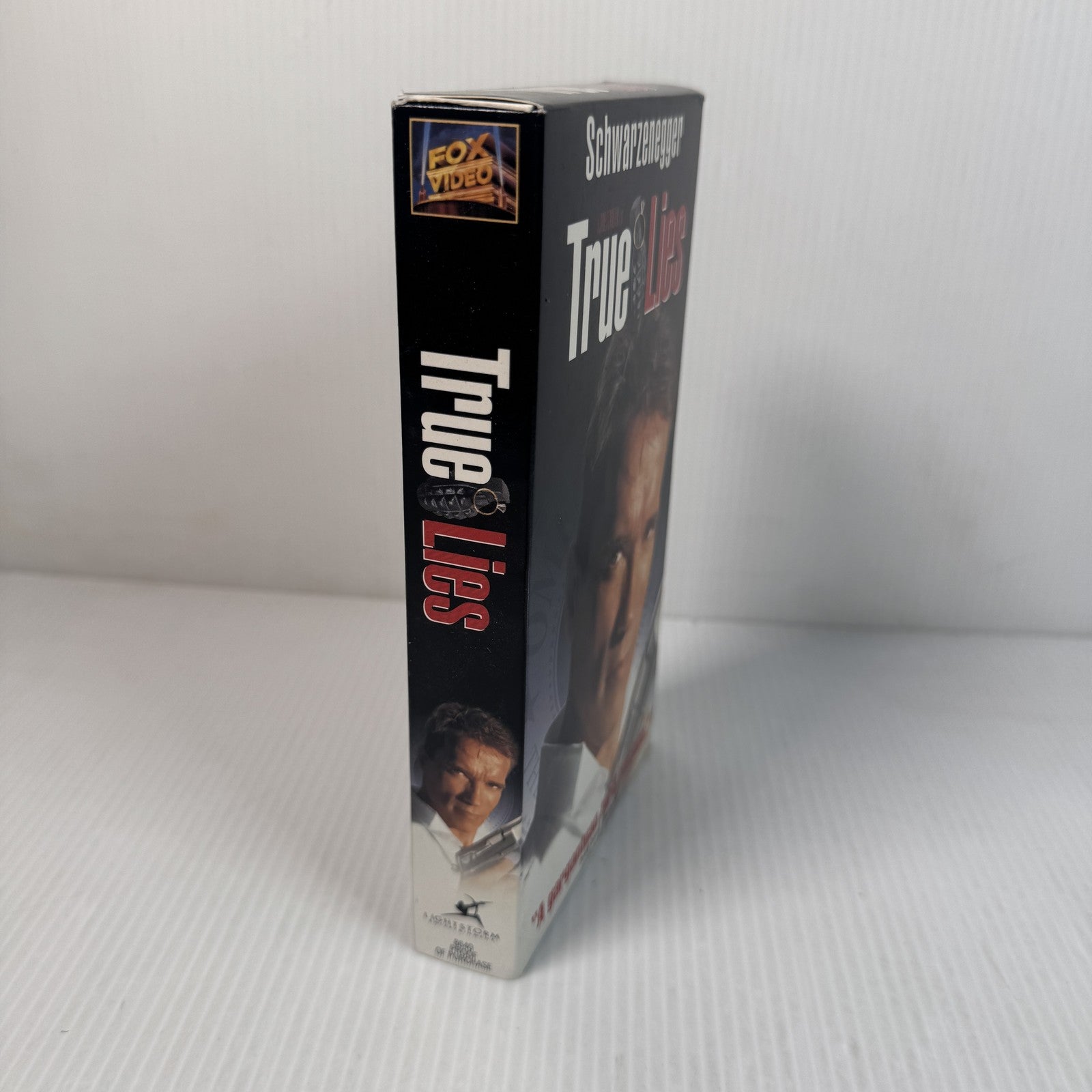Vintage True Lies VHS 1994 Arnold Schwarzenegger Jamie Lee Curtis Action Movie