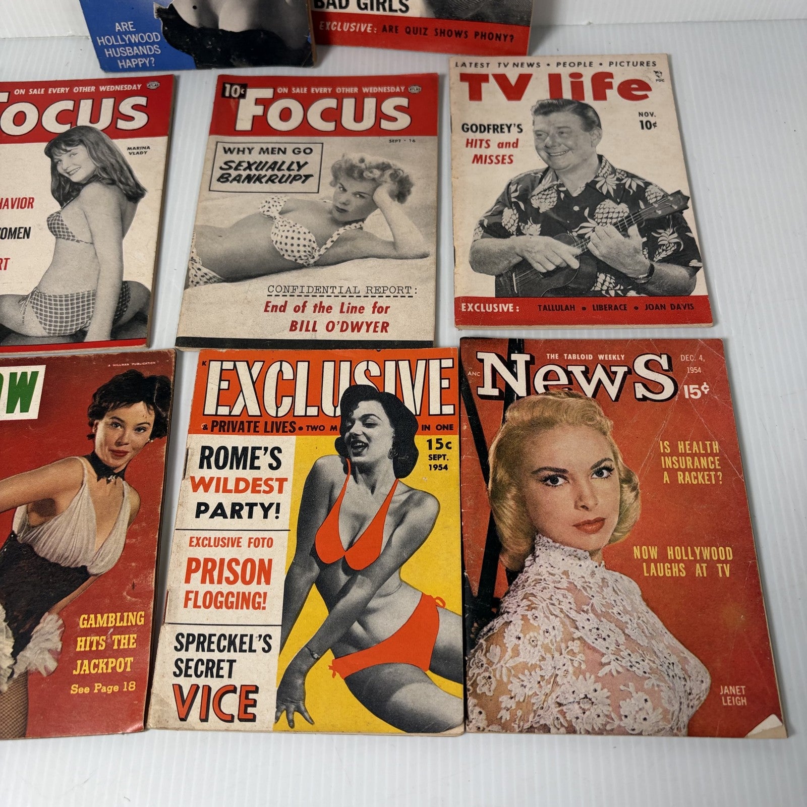 Vintage 1950s Magazine Lot Tempo TV Life Focus Show Exclusive News Pin-Up Bikini