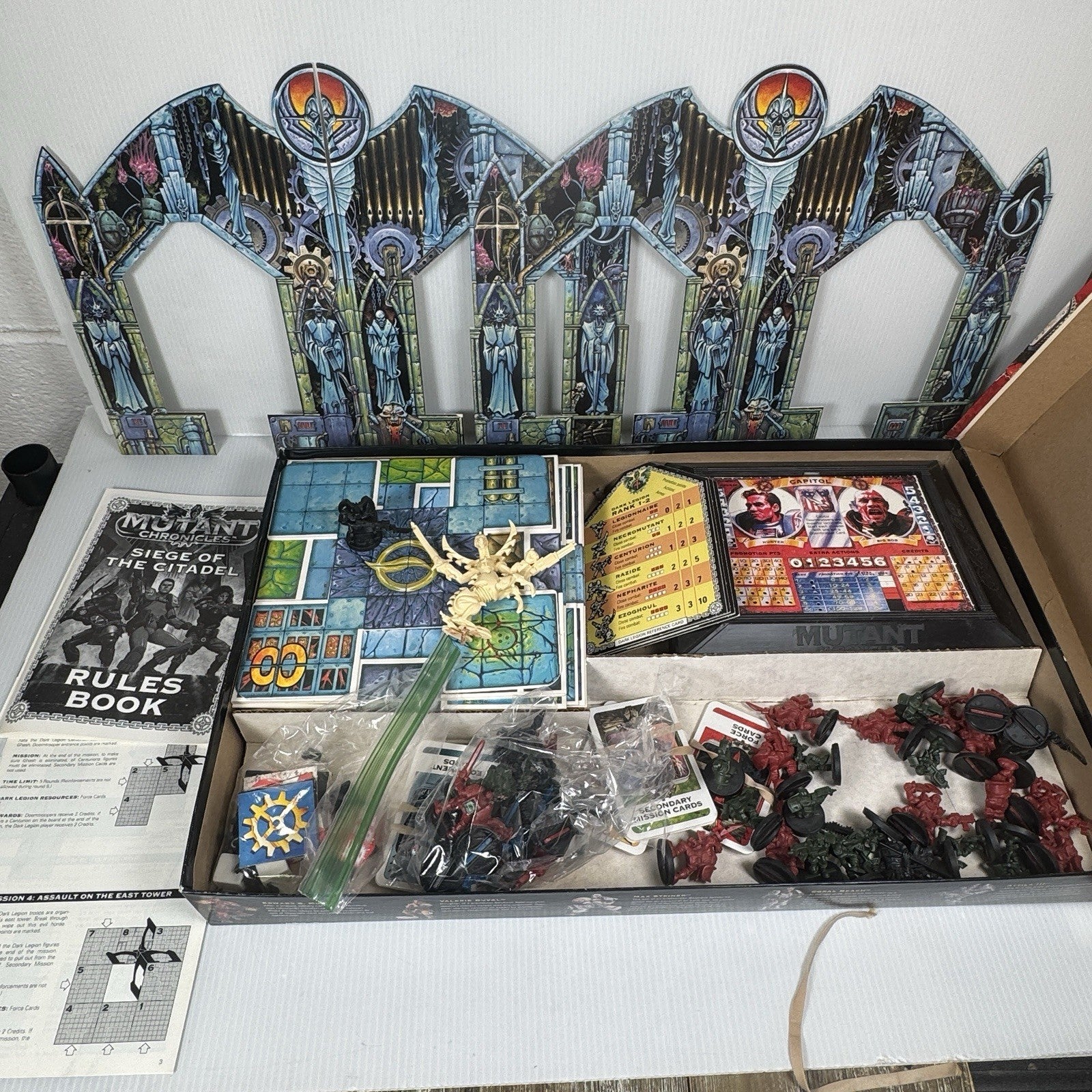 Mutant Chronicles Siege of the Citadel 1993 Pressman Vintage Game Complete