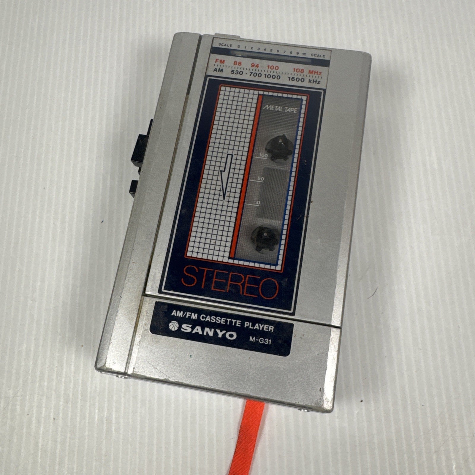 Vintage Sanyo M-G31 FM/AM Portable Cassette Player AS IS For Parts / Repair