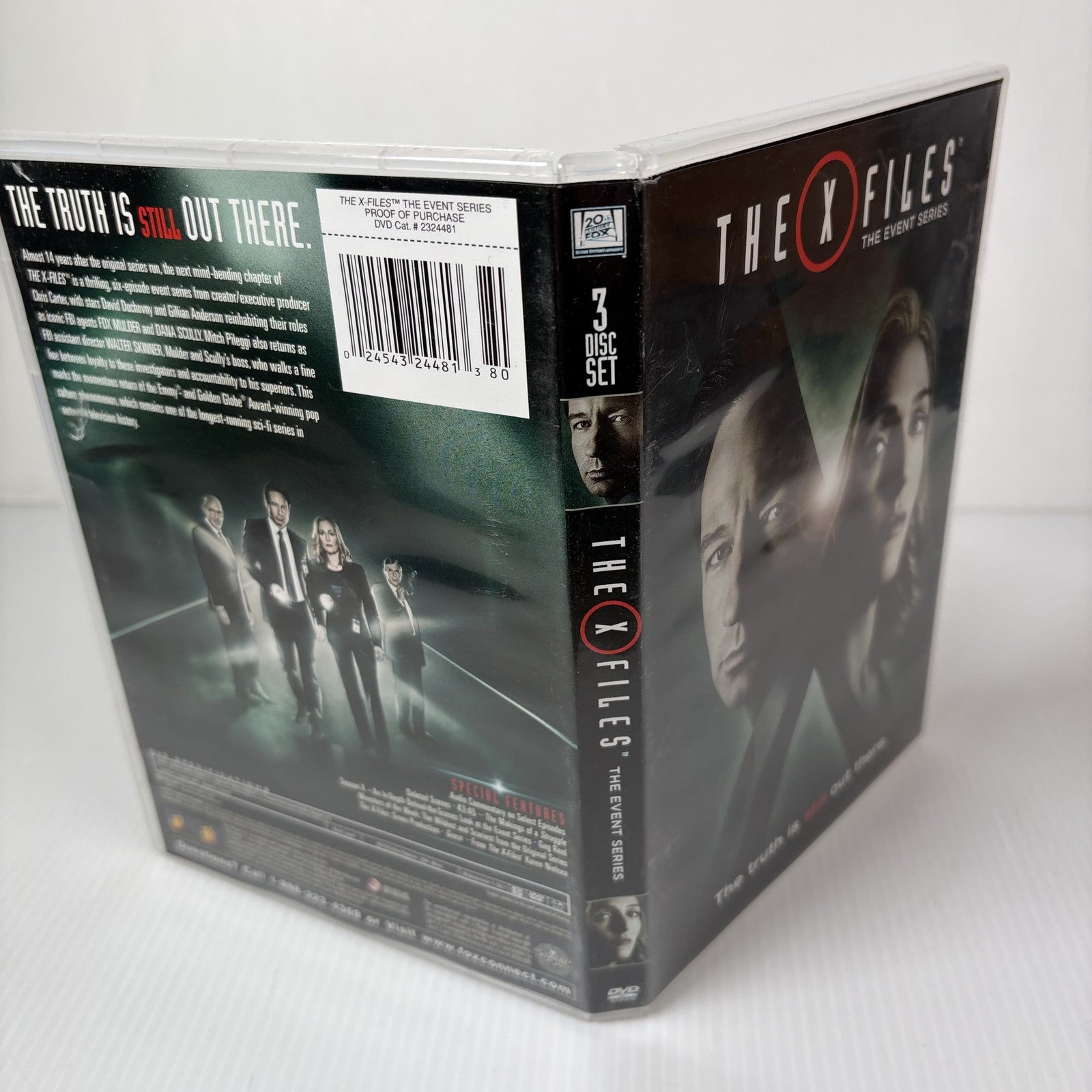 The X-Files The Event Series DVD 3-Disc Set David Duchovny Gillian Anderson
