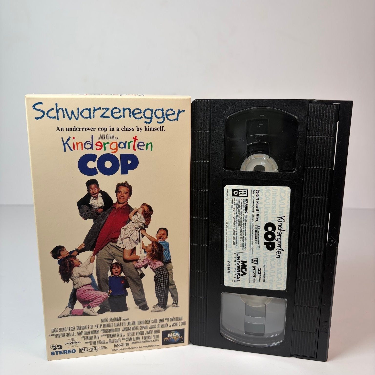 Kindergarten Cop VHS 1990 Action Comedy Arnold Schwarzenegger MCA Universal